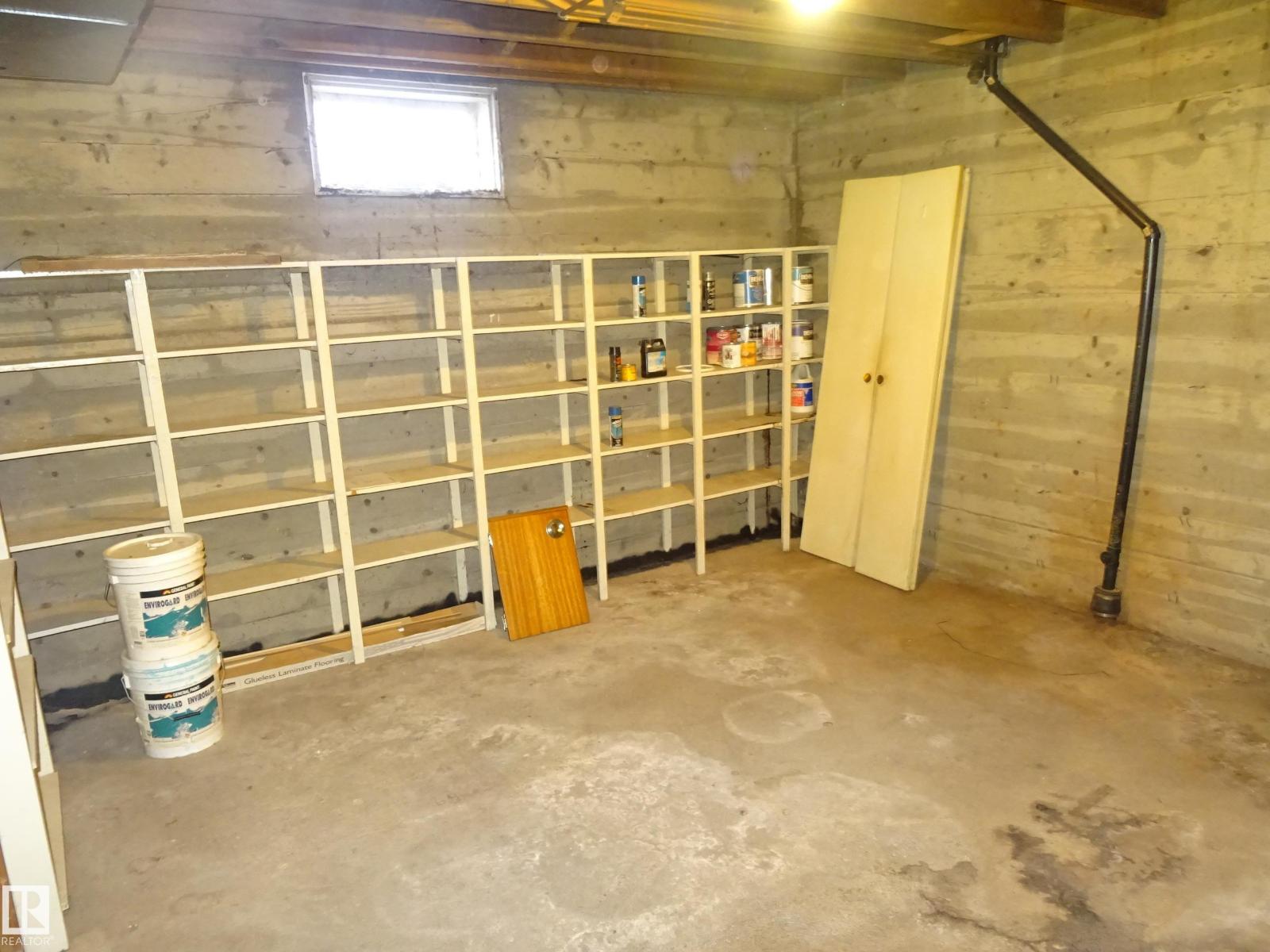 5036 52 St Property Photo 23