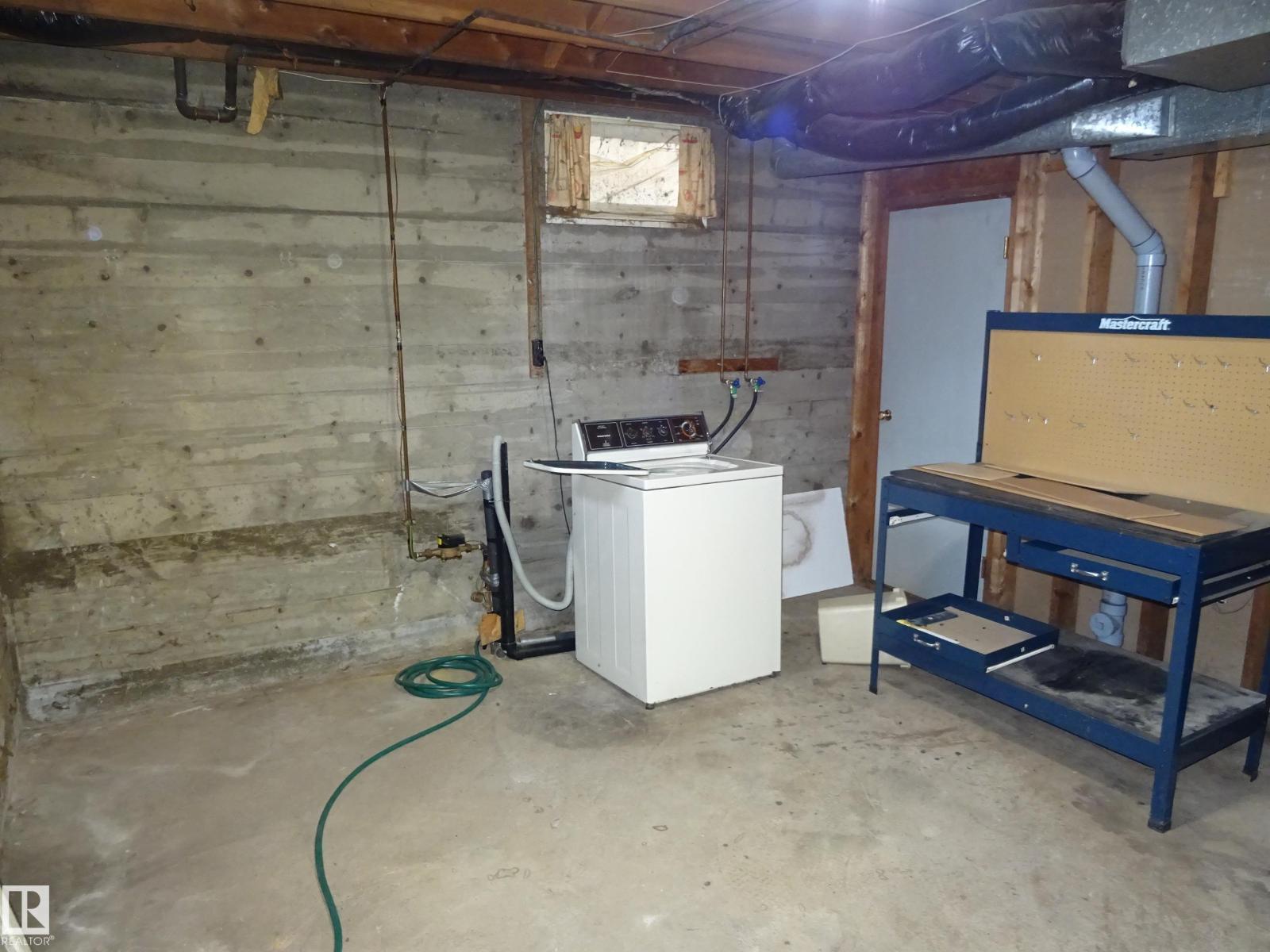 5036 52 St Property Photo 25
