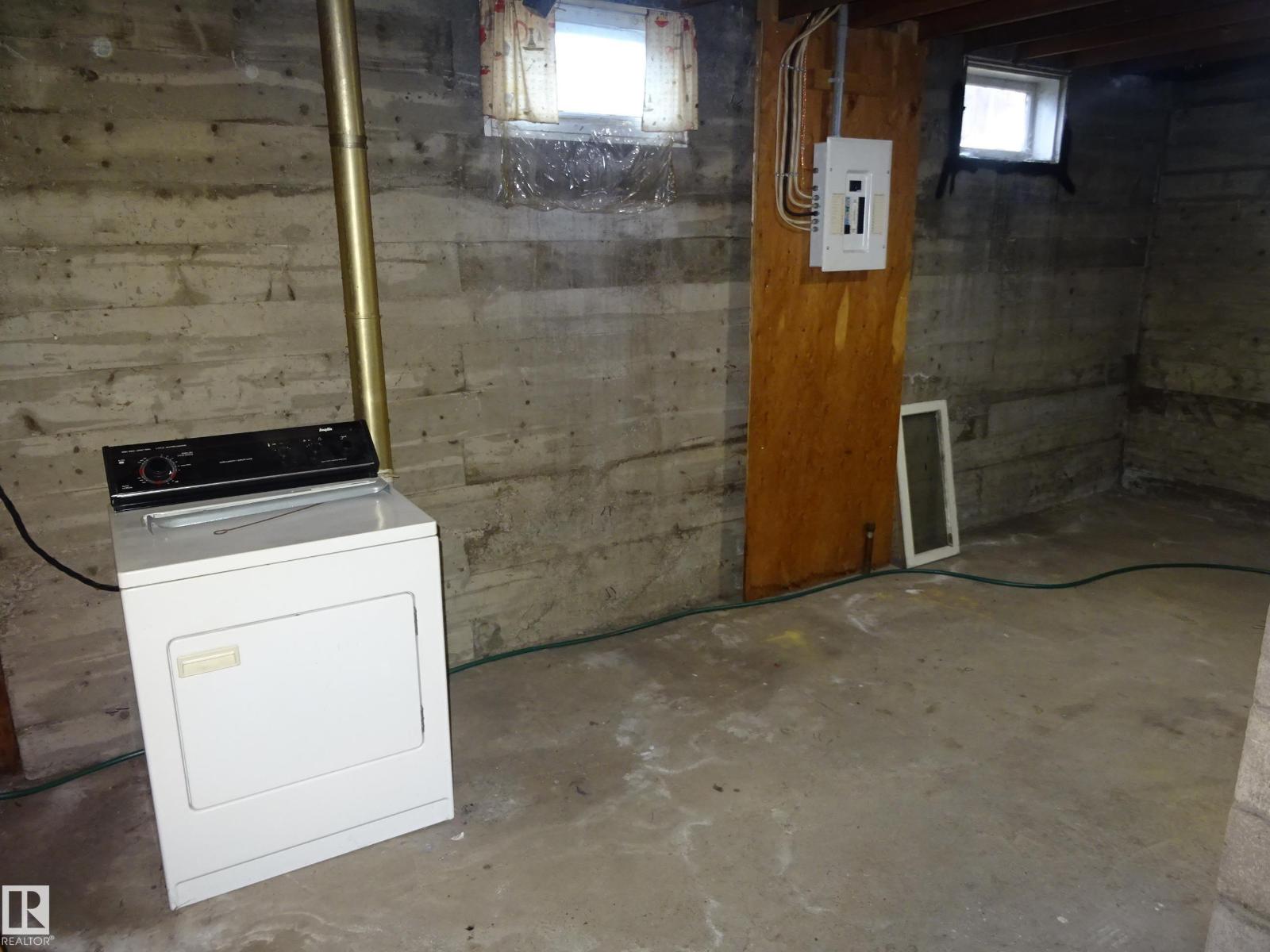 5036 52 St Property Photo 26