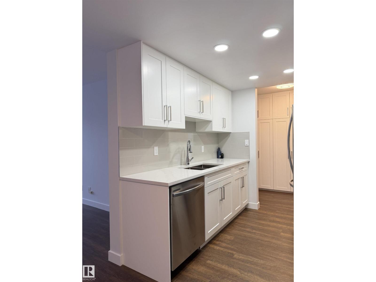 #103 10511 19 Av Nw Property Photo 6