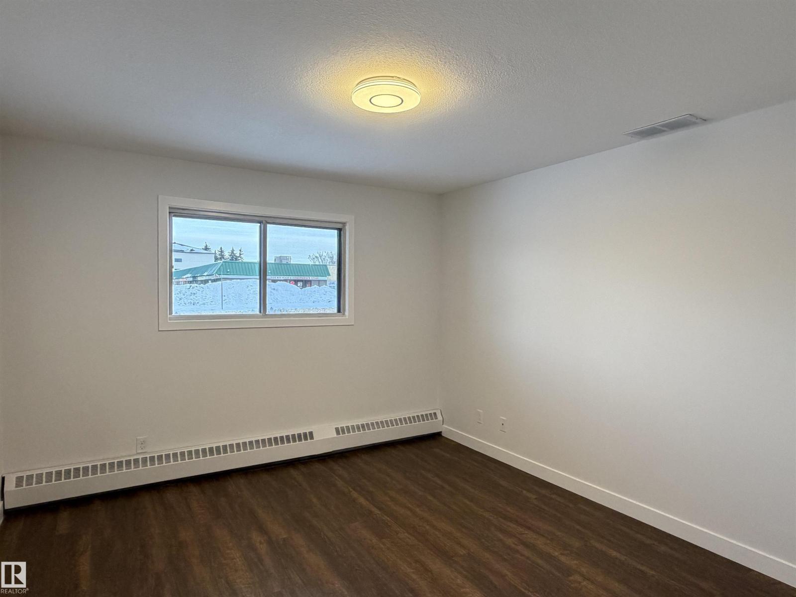 #103 10511 19 Av Nw Property Photo 12