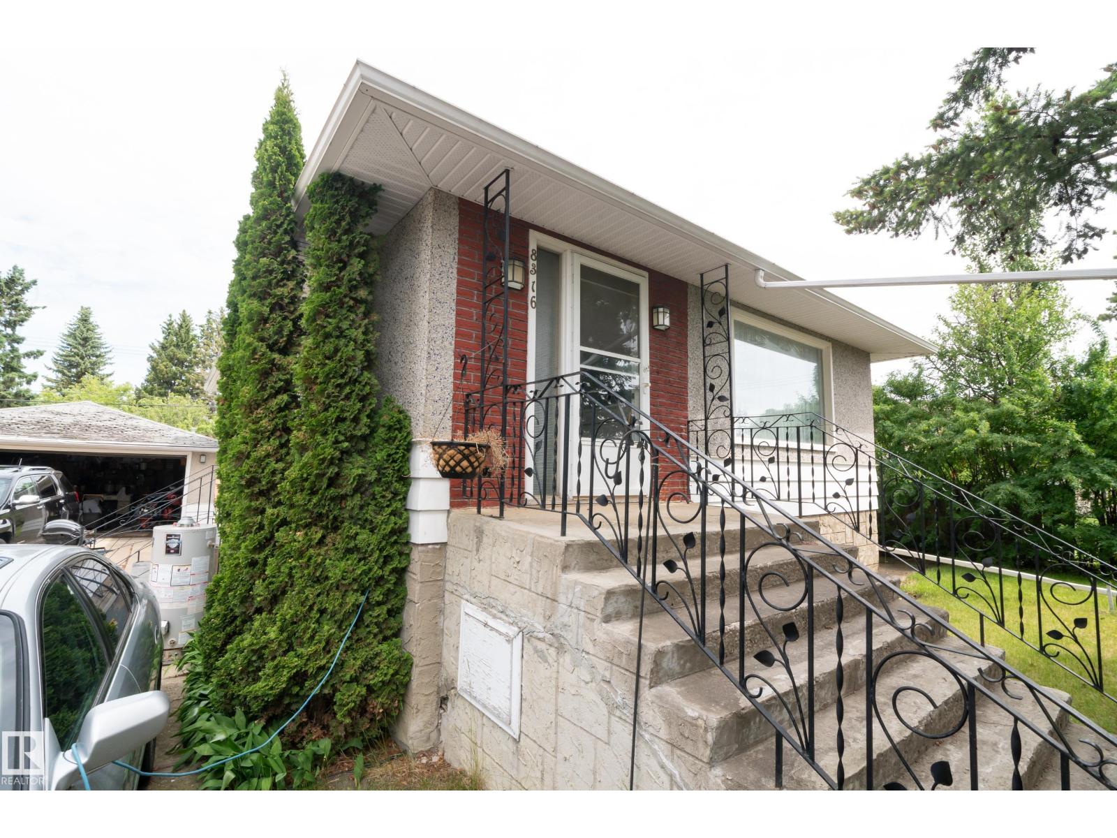 8316 73 Av Nw Property Photo 3