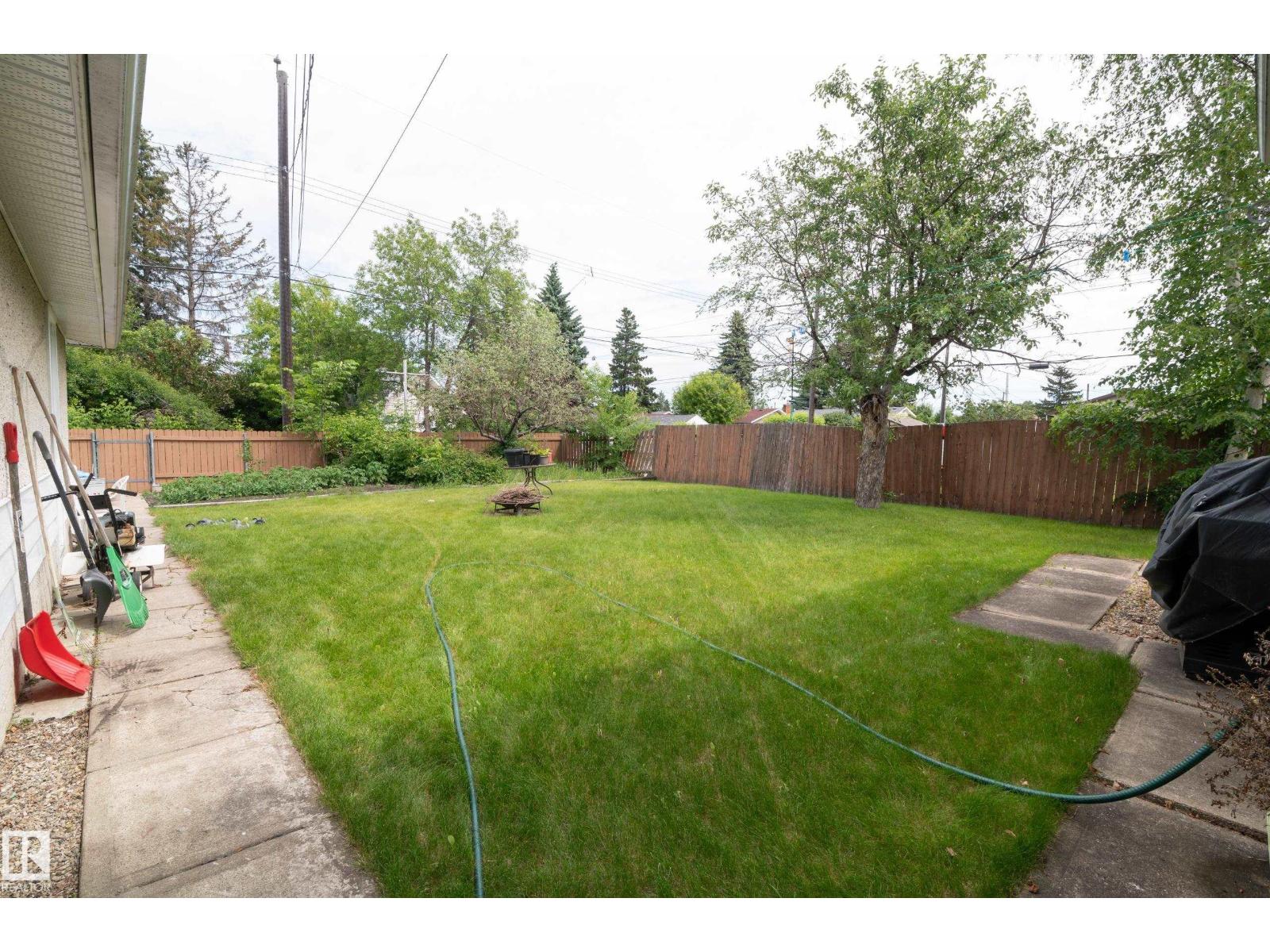 8316 73 Av Nw Property Photo 13