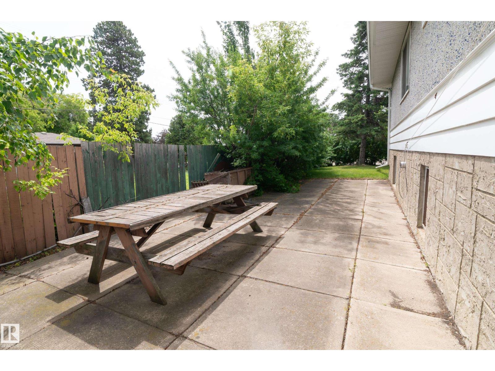 8316 73 Av Nw Property Photo 17