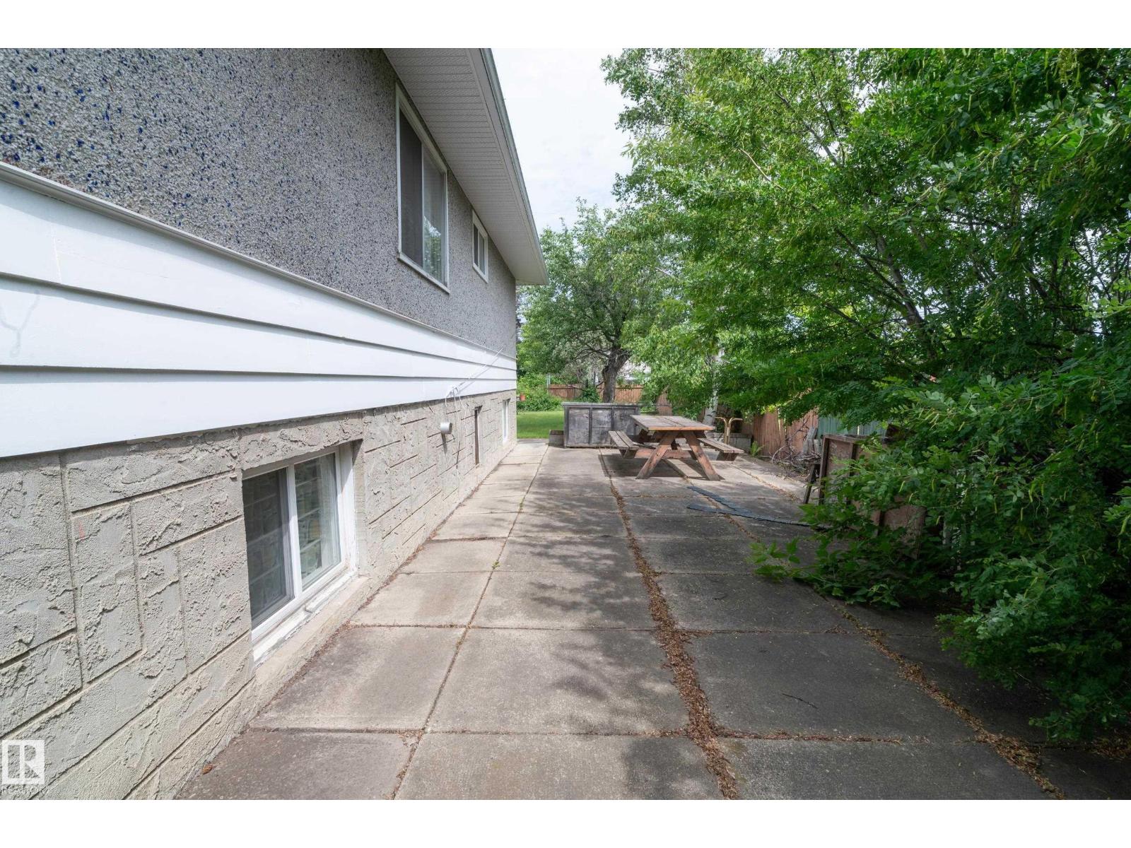 8316 73 Av Nw Property Photo 18