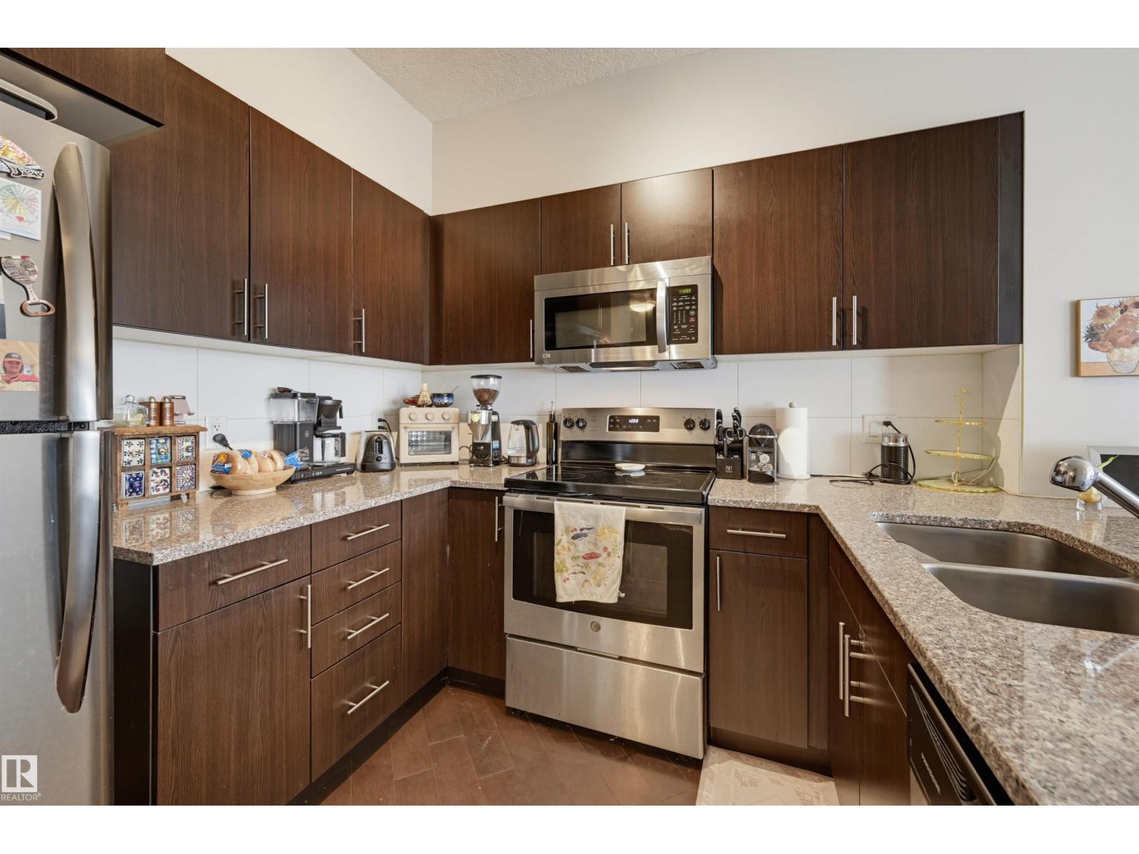 #2204 10152 104 St Nw Property Photo 10