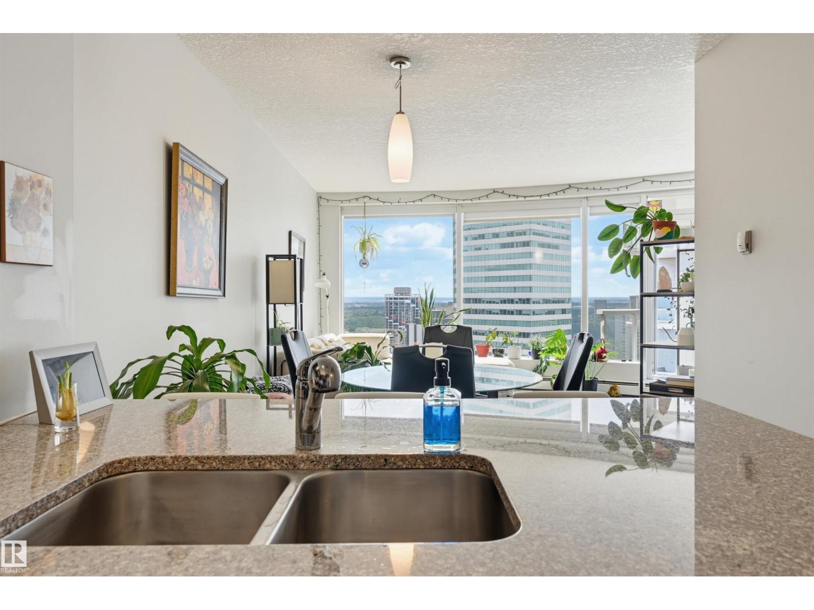 #2204 10152 104 St Nw Property Photo 11