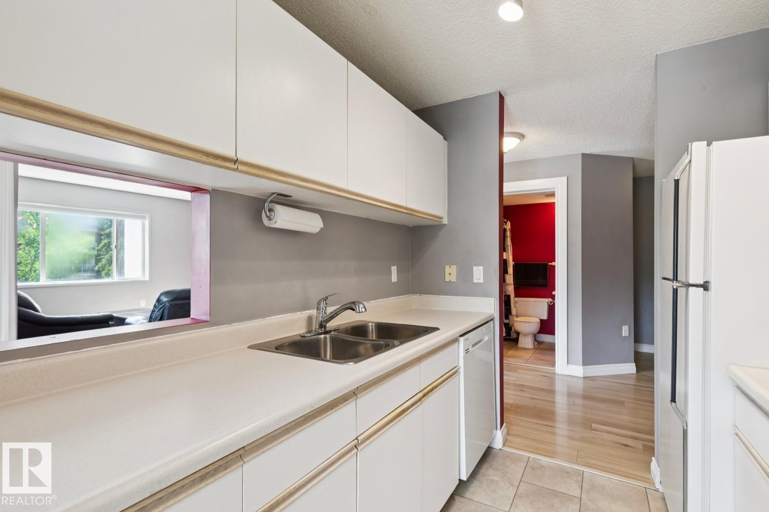 #239 10636 120 St Nw Property Photo 6