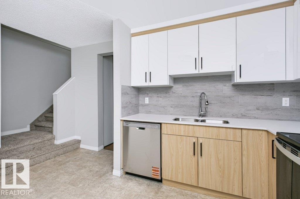 #24 14511 52 St Nw Property Photo 5