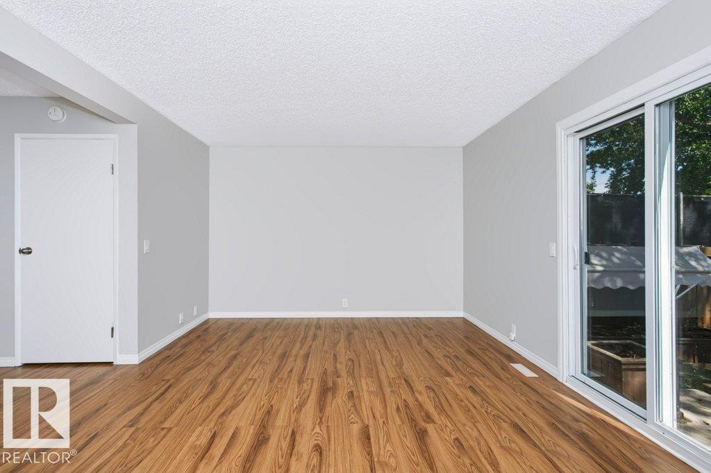 #24 14511 52 St Nw Property Photo 13