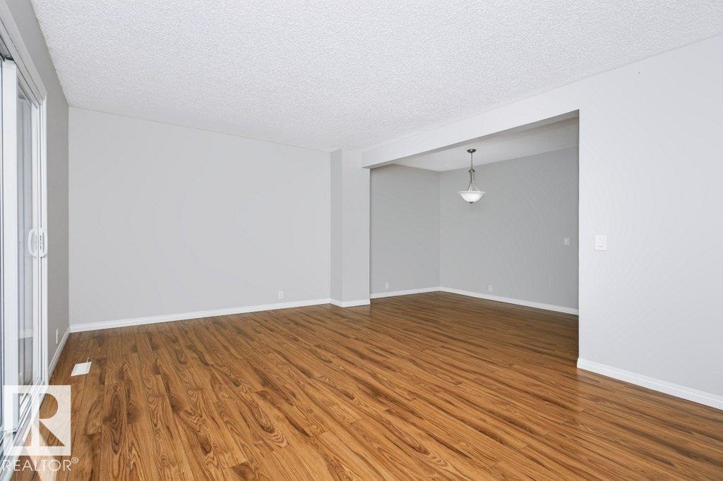 #24 14511 52 St Nw Property Photo 16