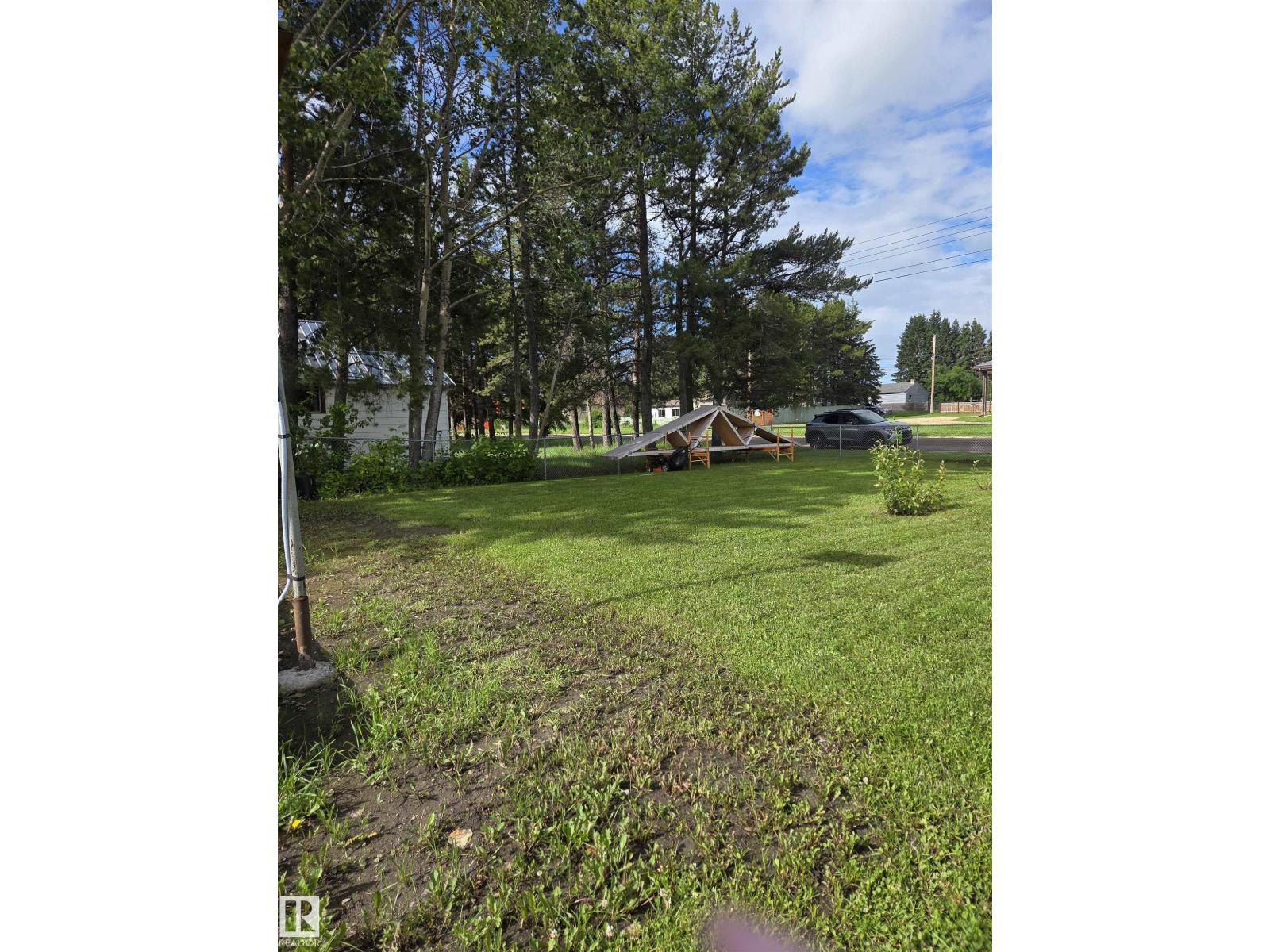 5317 52 St Property Photo 10