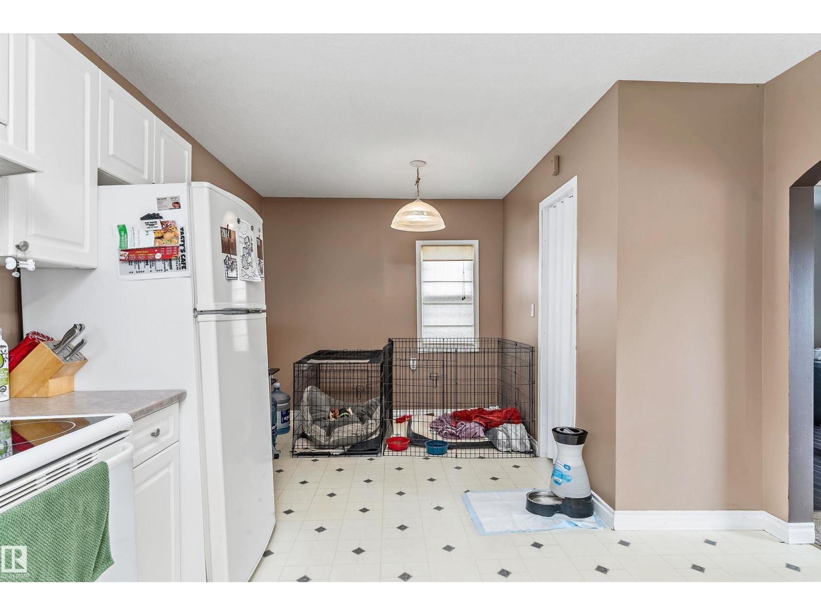 5024 55 Av Property Photo 12