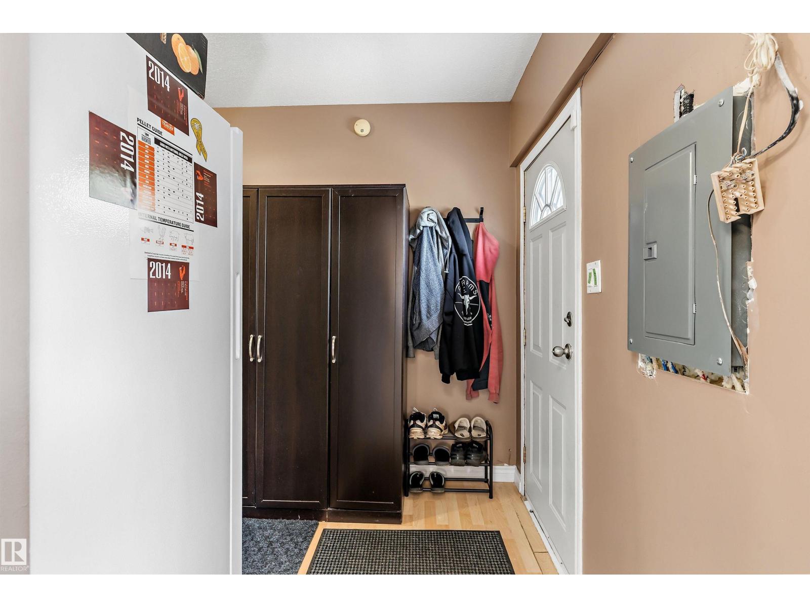 5024 55 Av Property Photo 13
