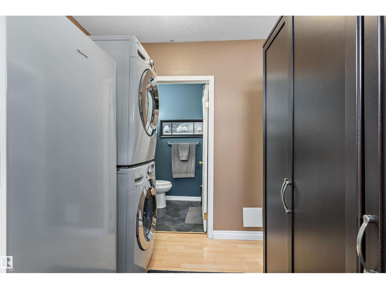 5024 55 Av Property Photo 15