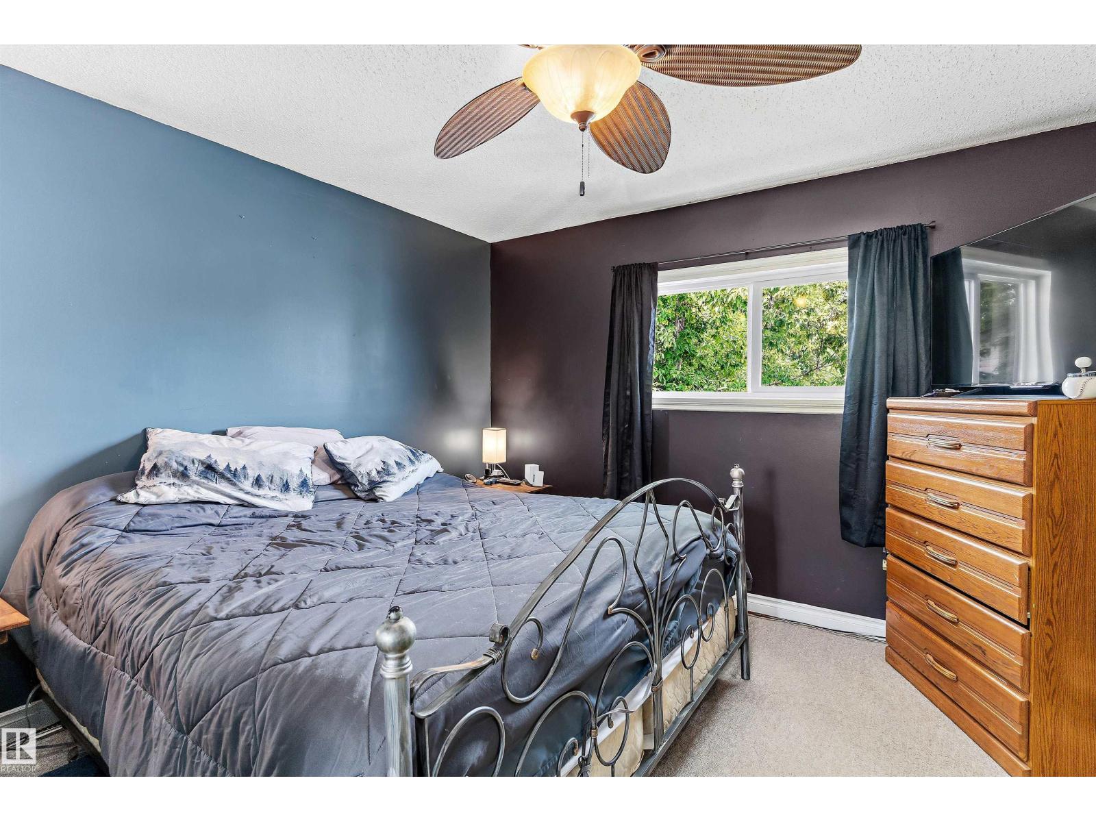 5024 55 Av Property Photo 16