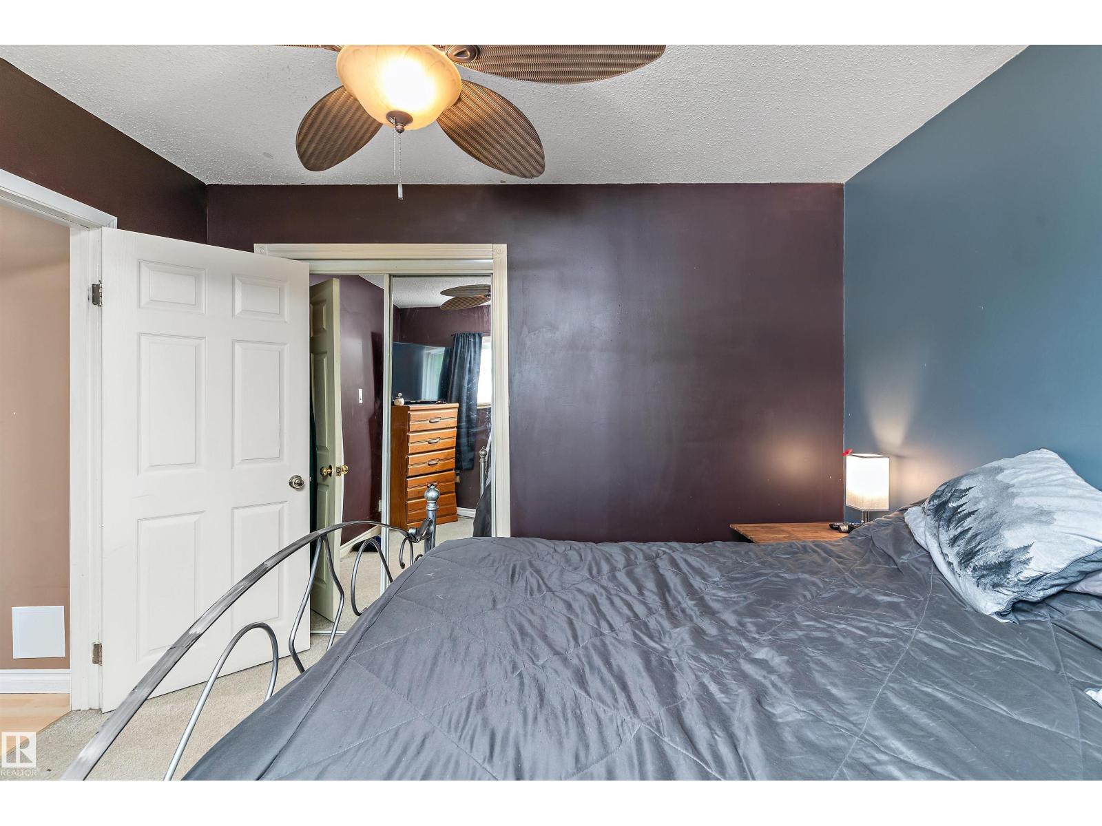 5024 55 Av Property Photo 17