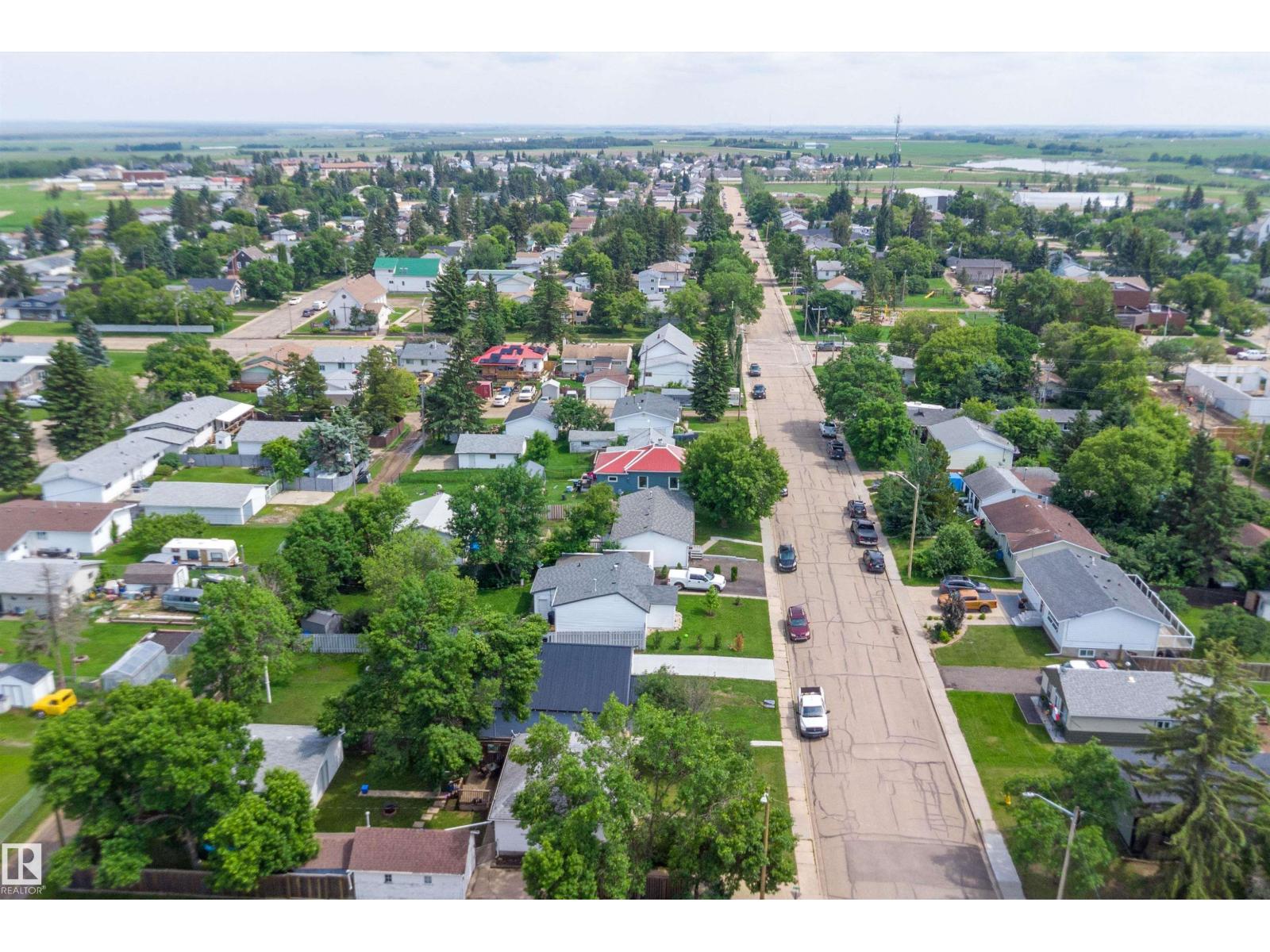 5024 55 Av Property Photo 39