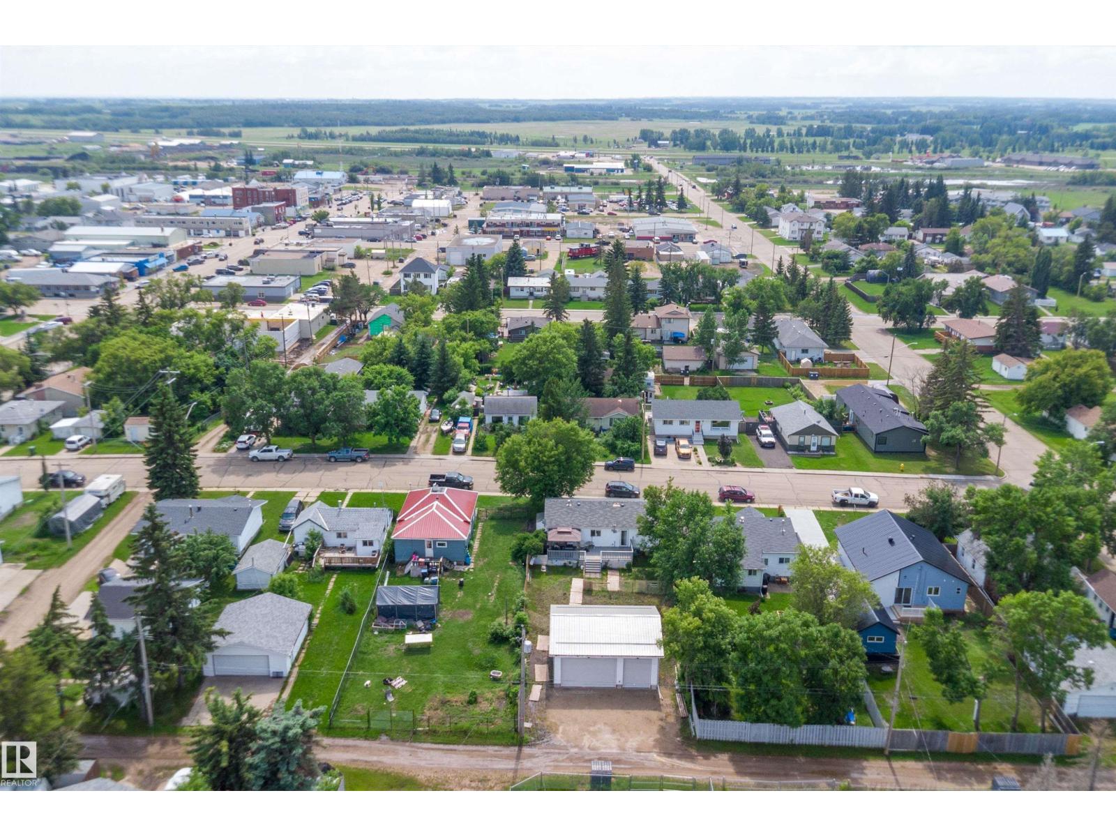 5024 55 Av Property Photo 40
