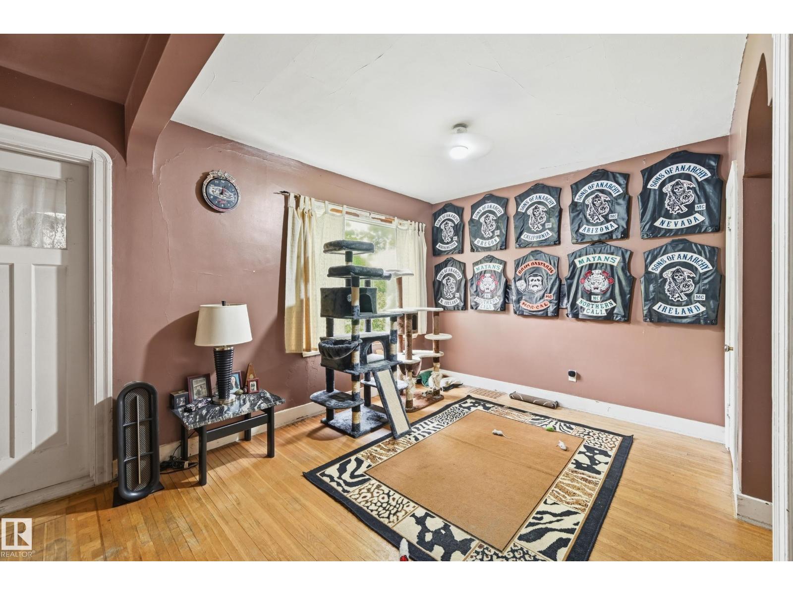 11325 101 St Nw Property Photo 5