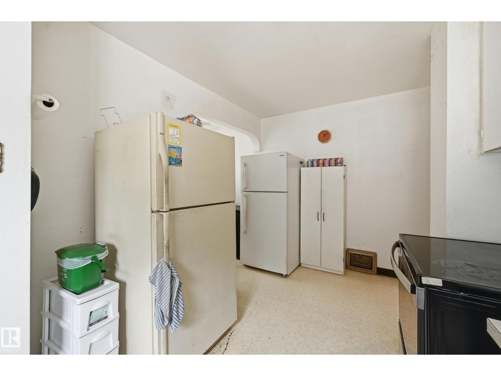 11325 101 St Nw Property Photo 12