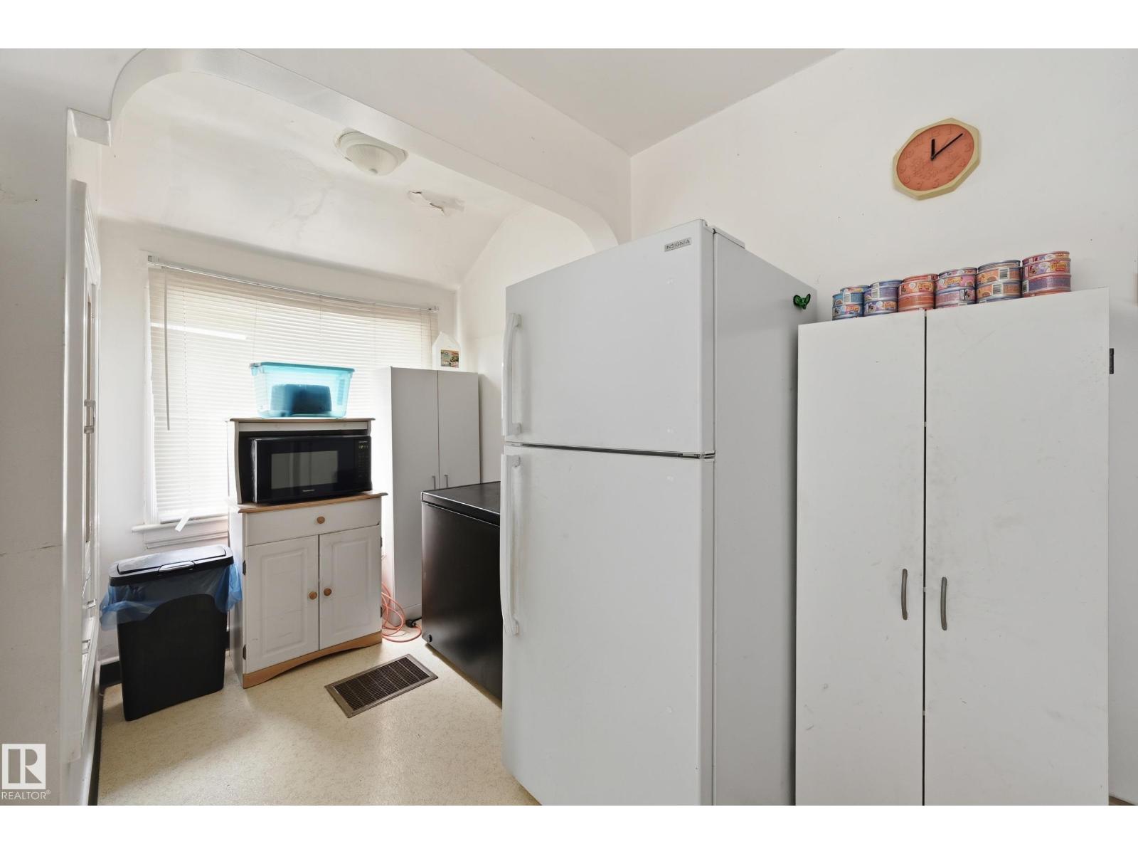 11325 101 St Nw Property Photo 14