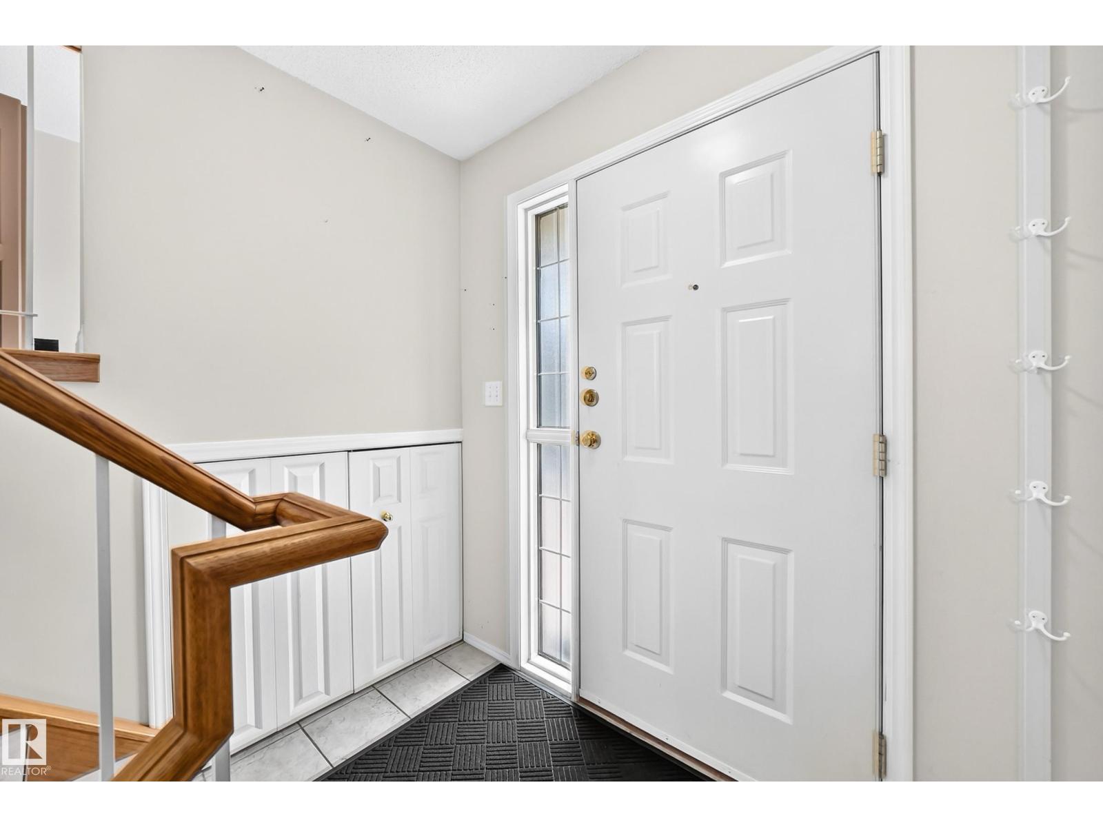 #51 9630 176 St Nw Property Photo 2