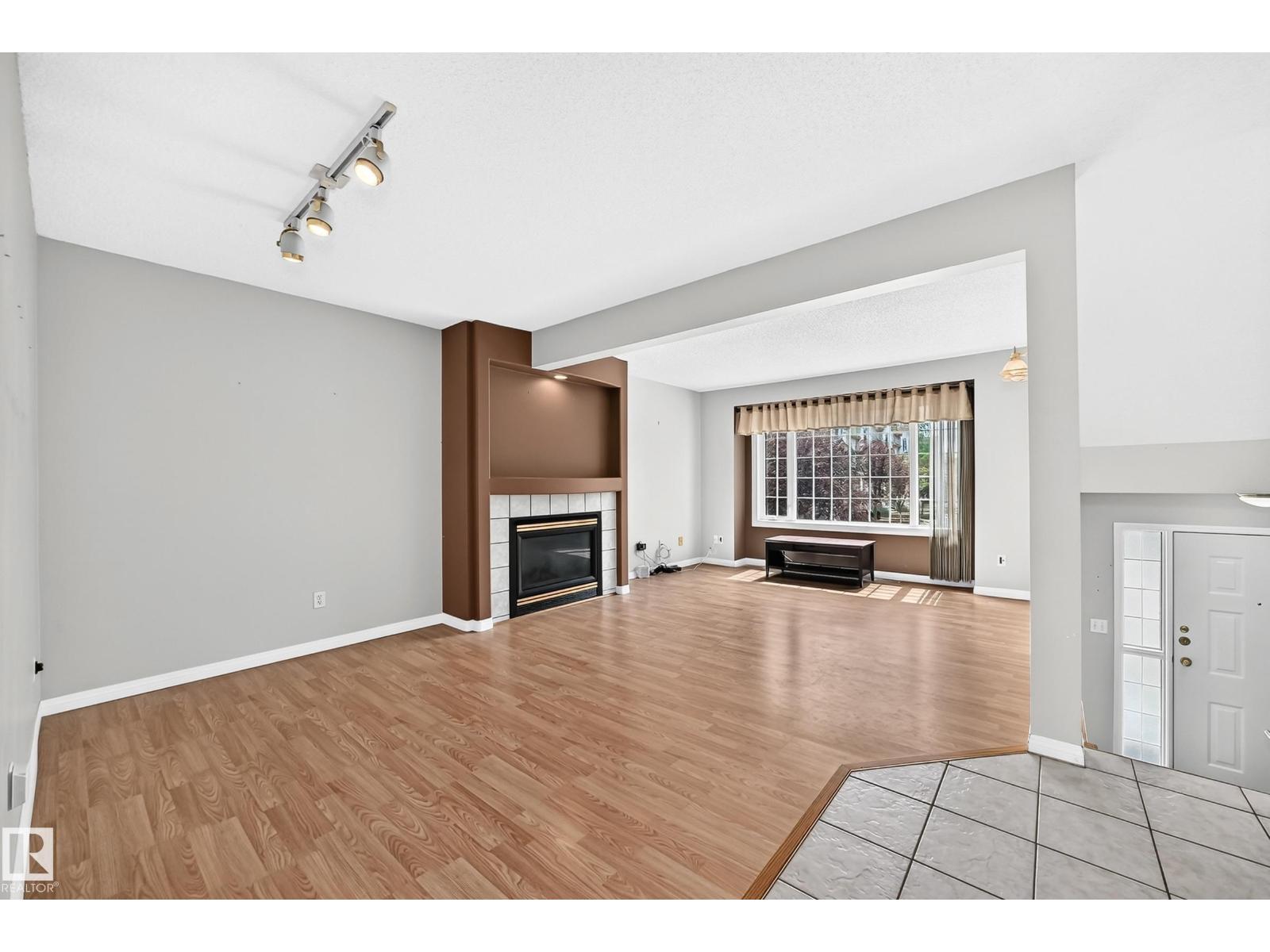 #51 9630 176 St Nw Property Photo 4