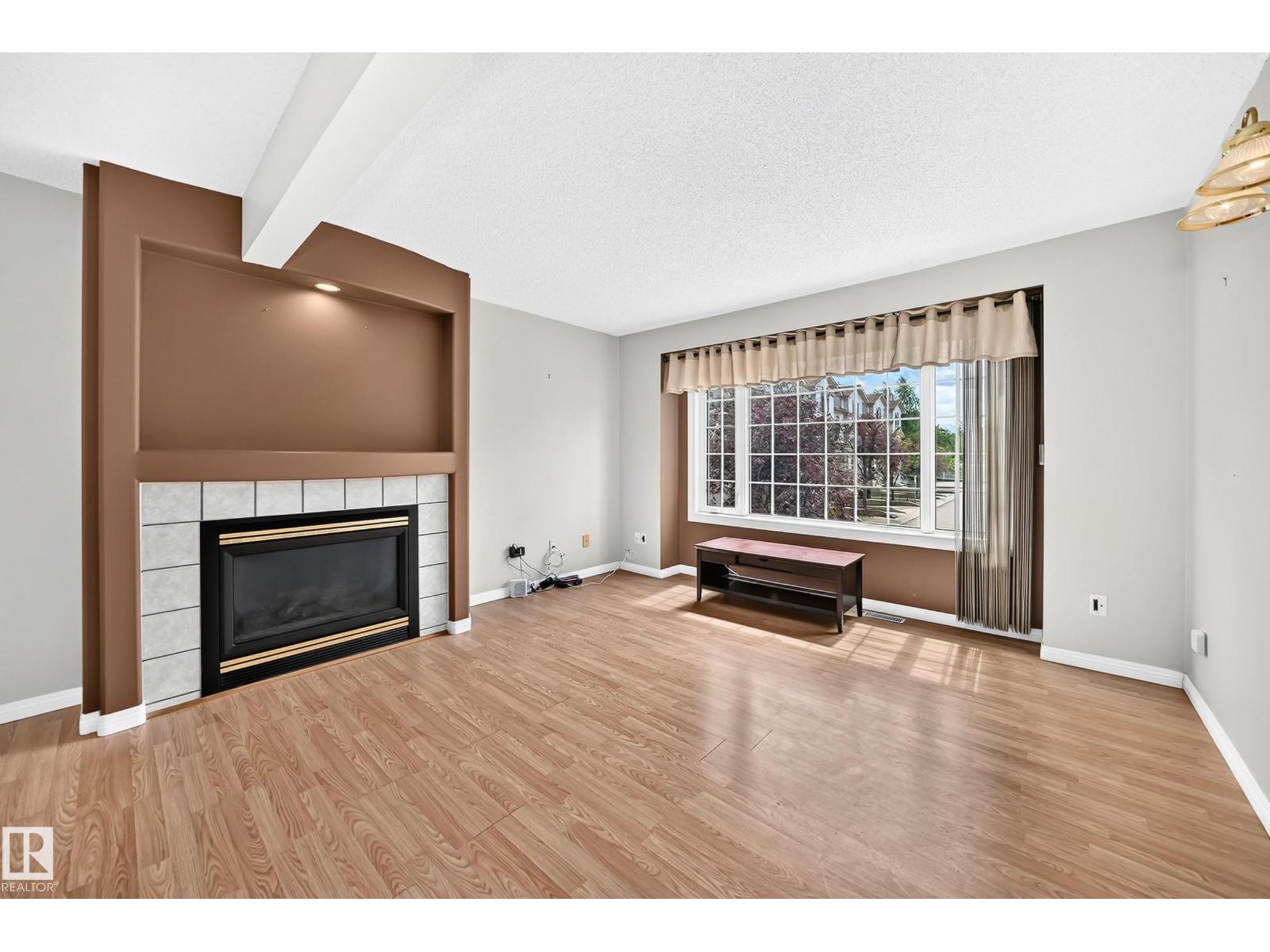 #51 9630 176 St Nw Property Photo 5