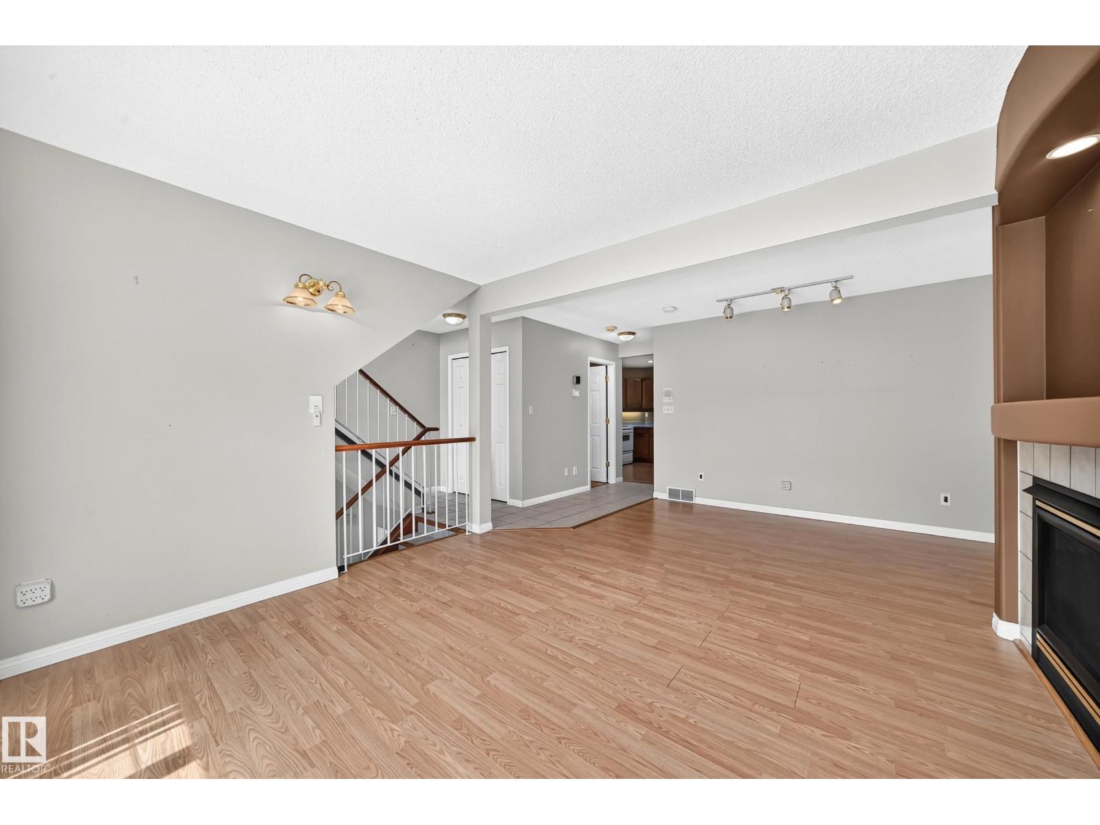 #51 9630 176 St Nw Property Photo 10