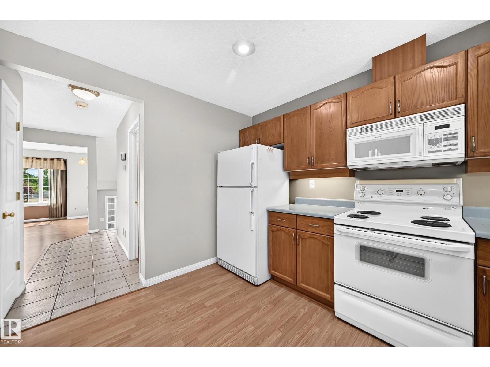 #51 9630 176 St Nw Property Photo 11