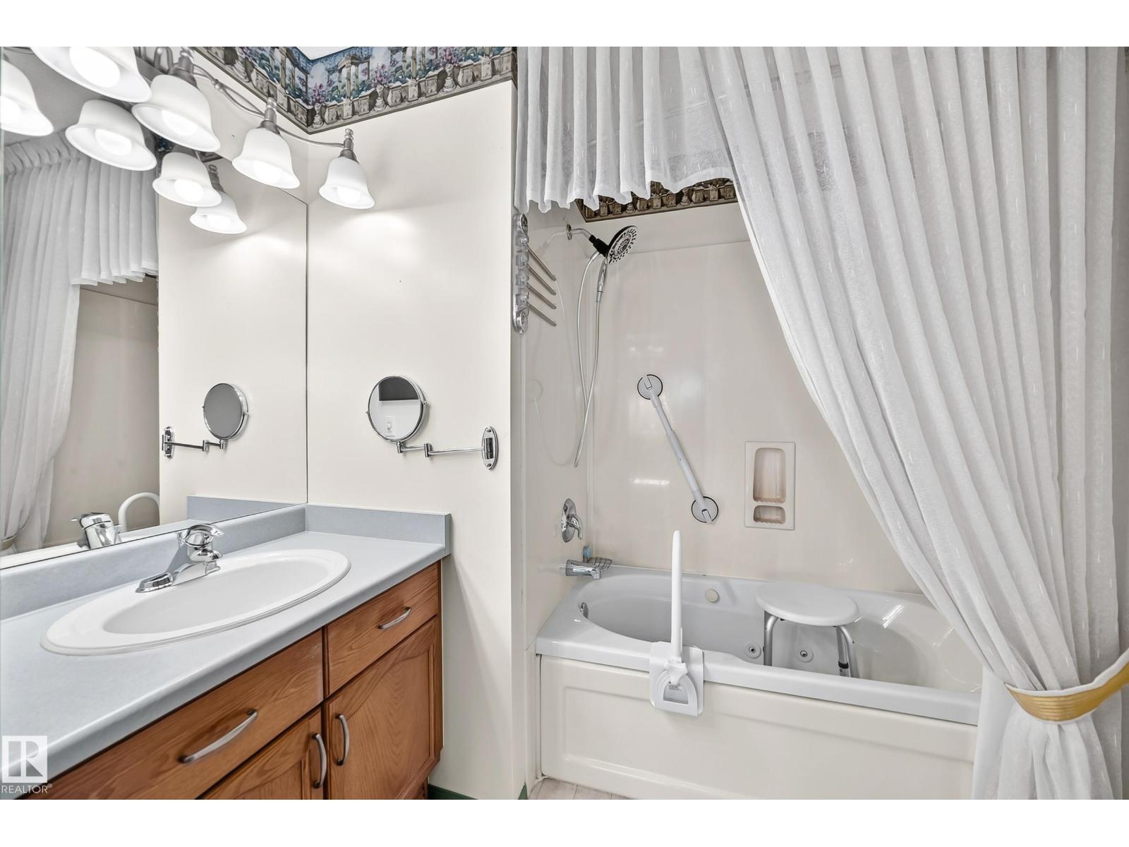 #51 9630 176 St Nw Property Photo 24