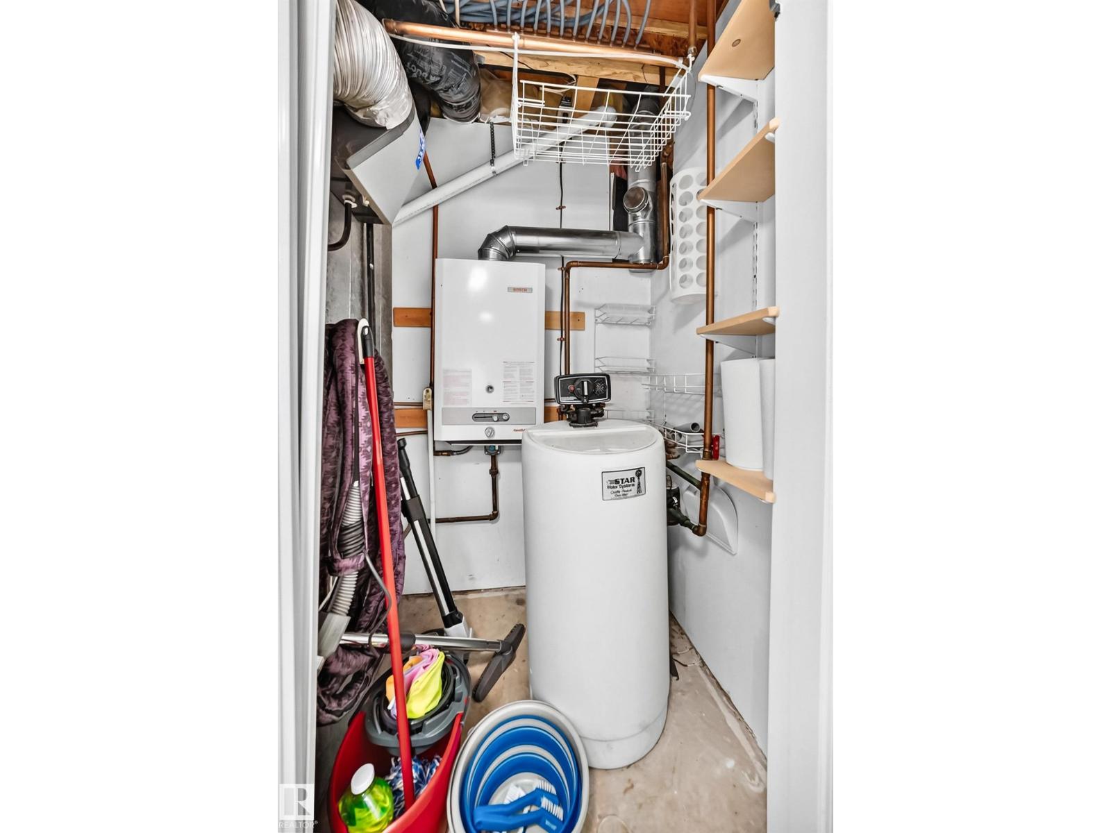 #51 9630 176 St Nw Property Photo 33