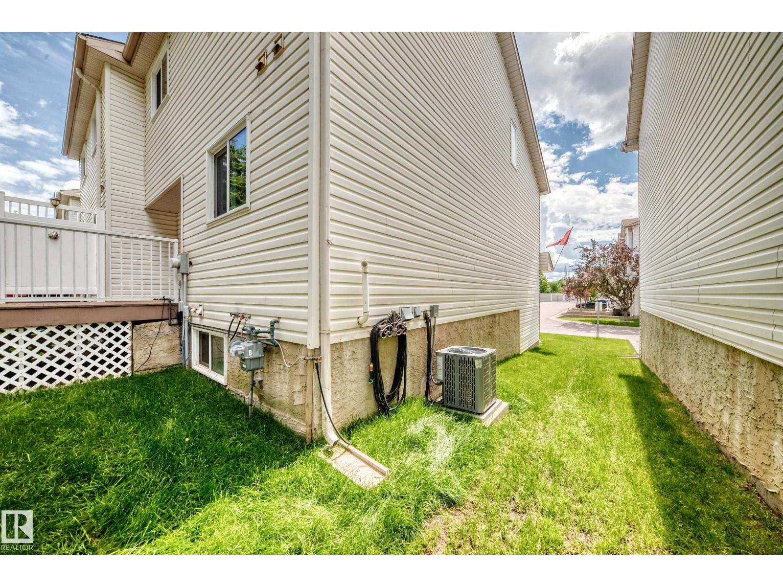 #51 9630 176 St Nw Property Photo 37