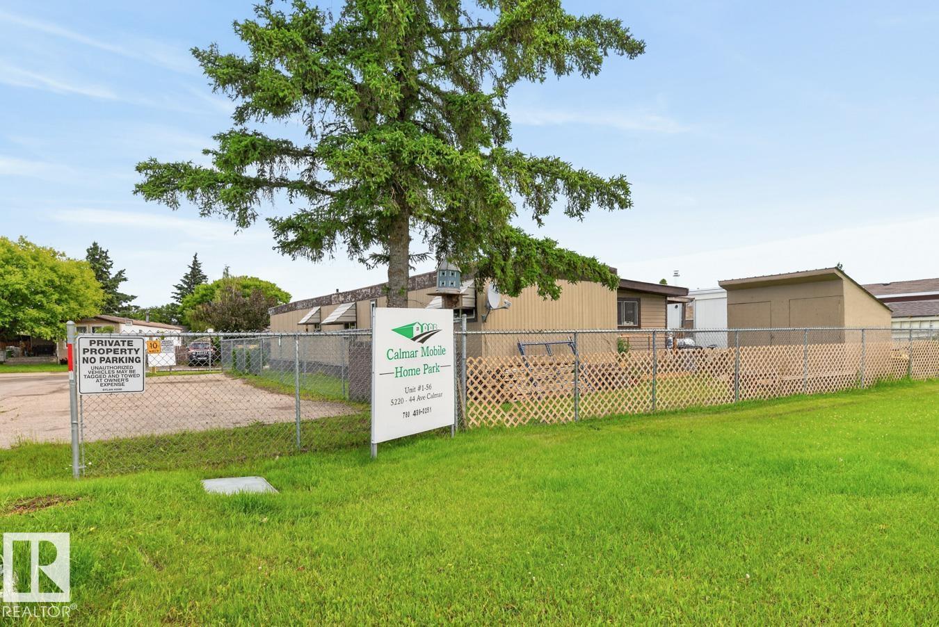 29 5220 44 Av Property Photo 2