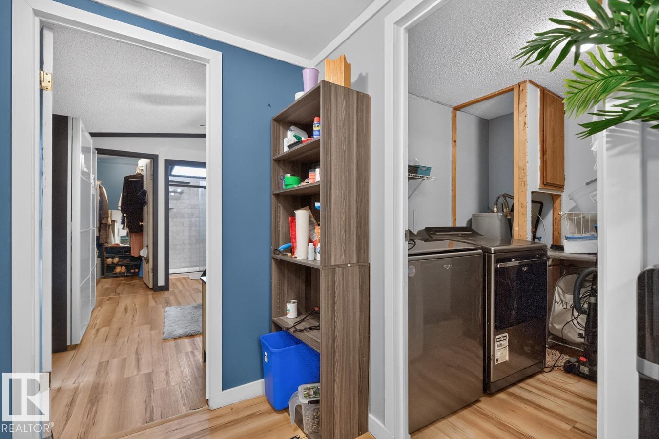29 5220 44 Av Property Photo 16