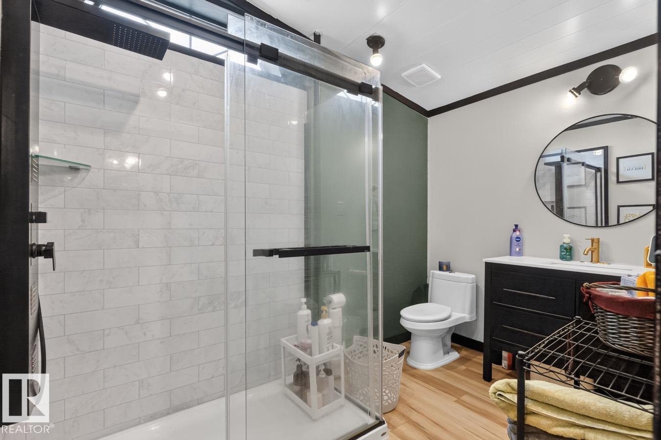 29 5220 44 Av Property Photo 19