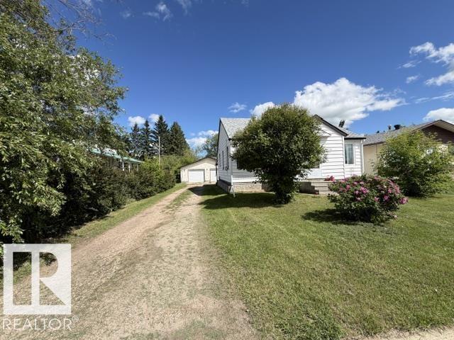 5215 46 St Property Photo 1