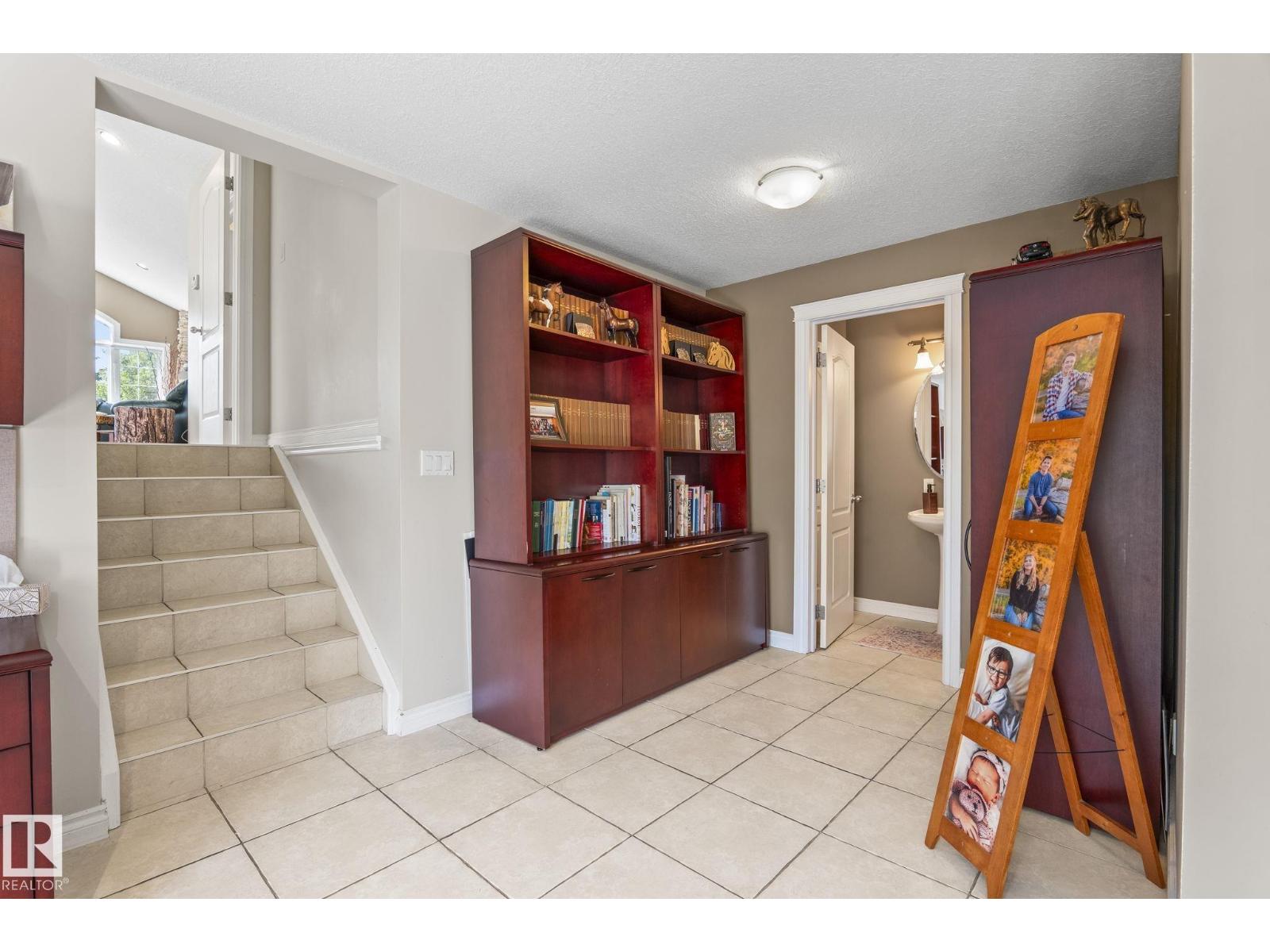 860 41 Av Sw Property Photo 17