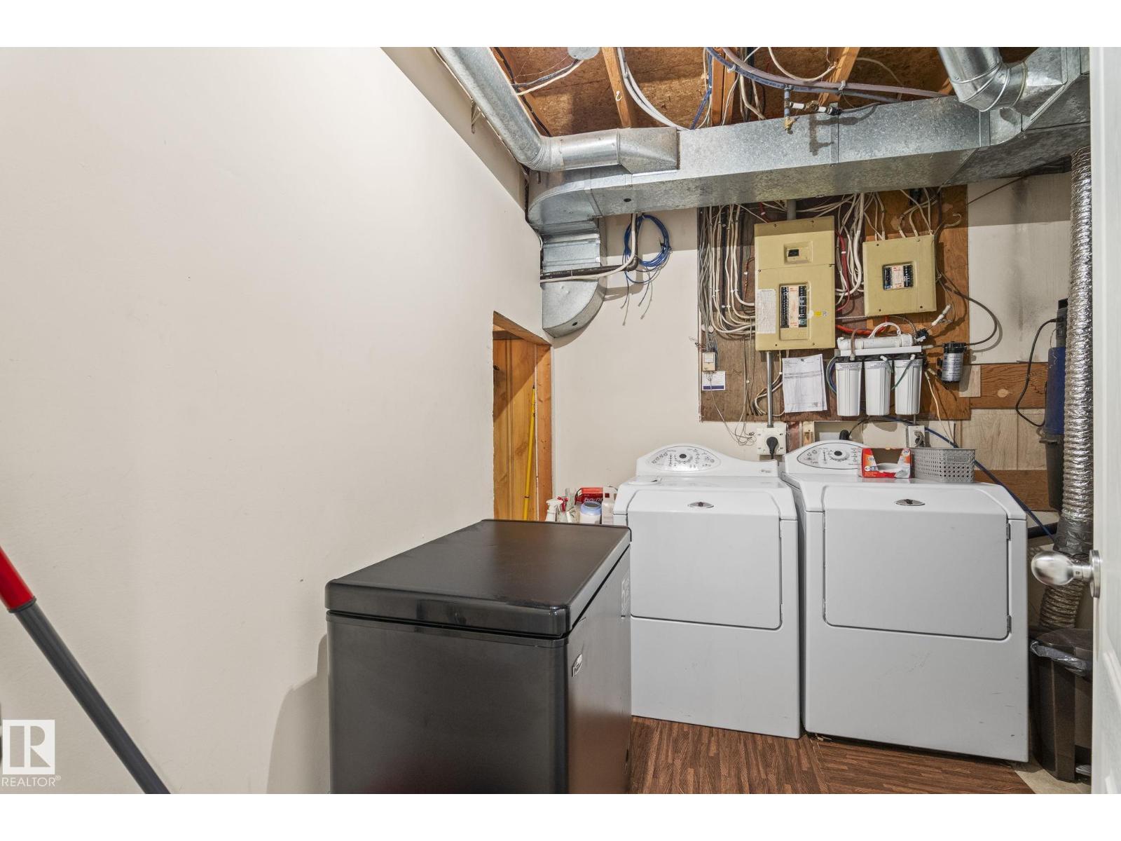 860 41 Av Sw Property Photo 29