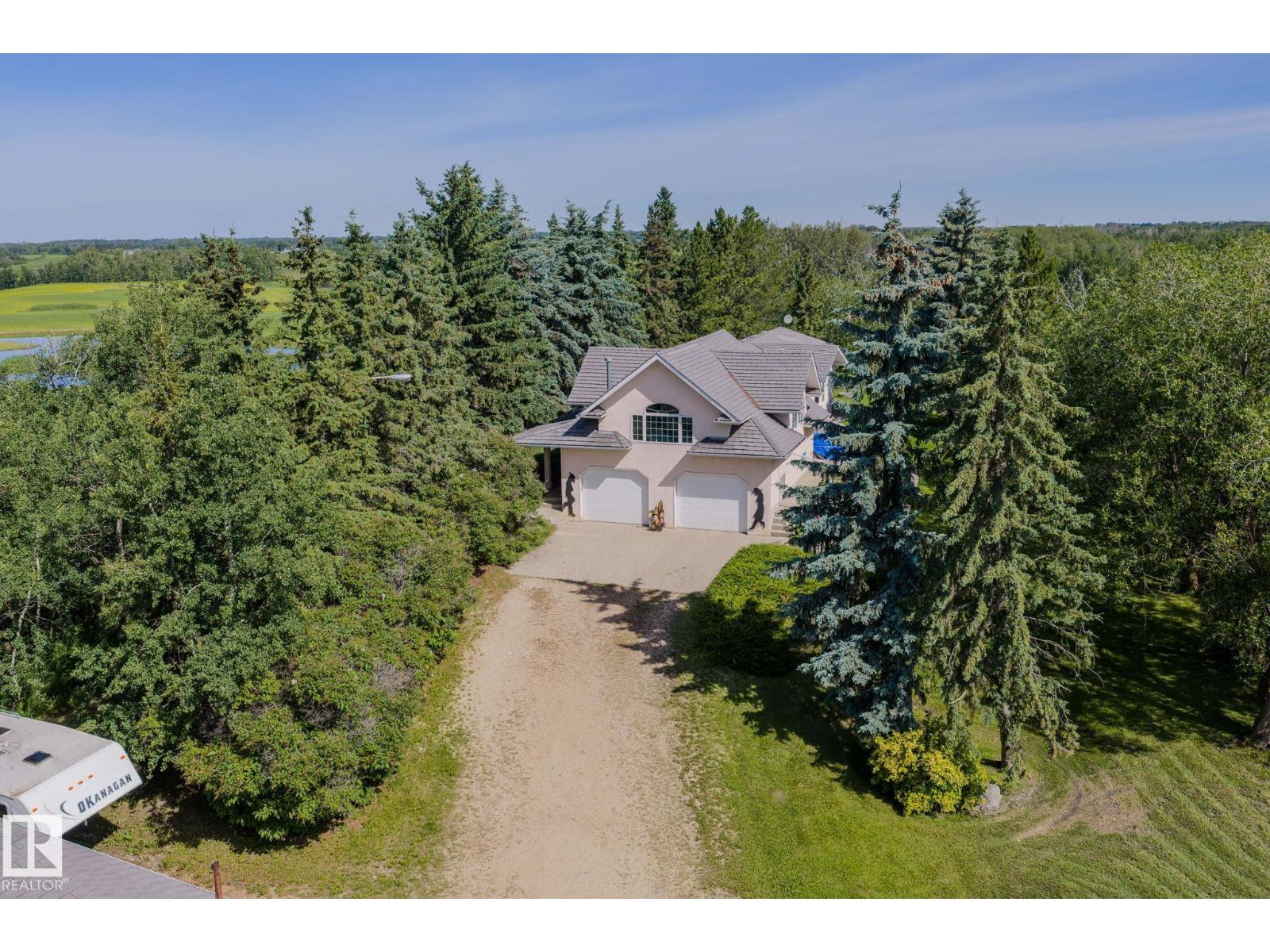 860 41 Av Sw Property Photo 43