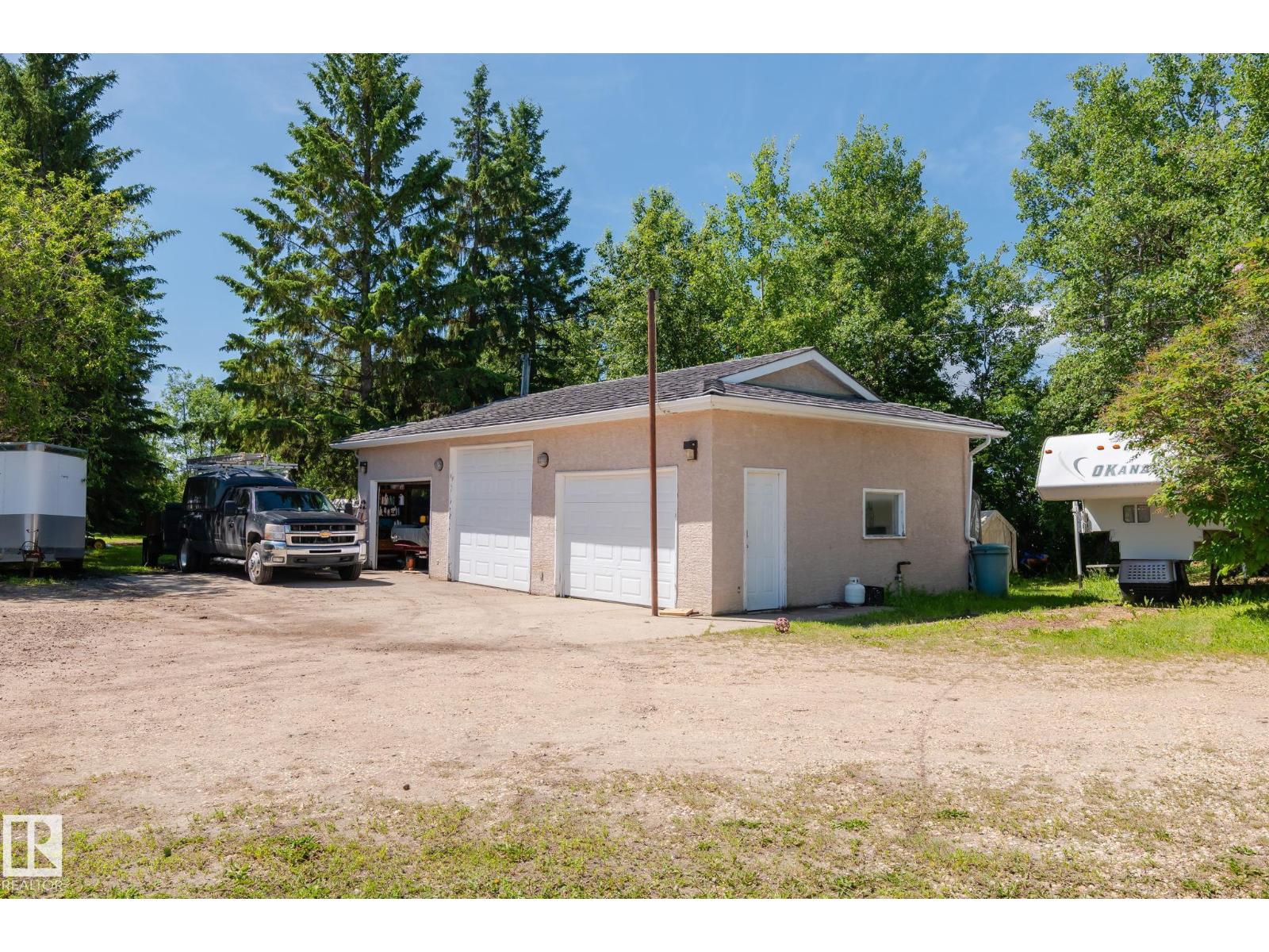 860 41 Av Sw Property Photo 44