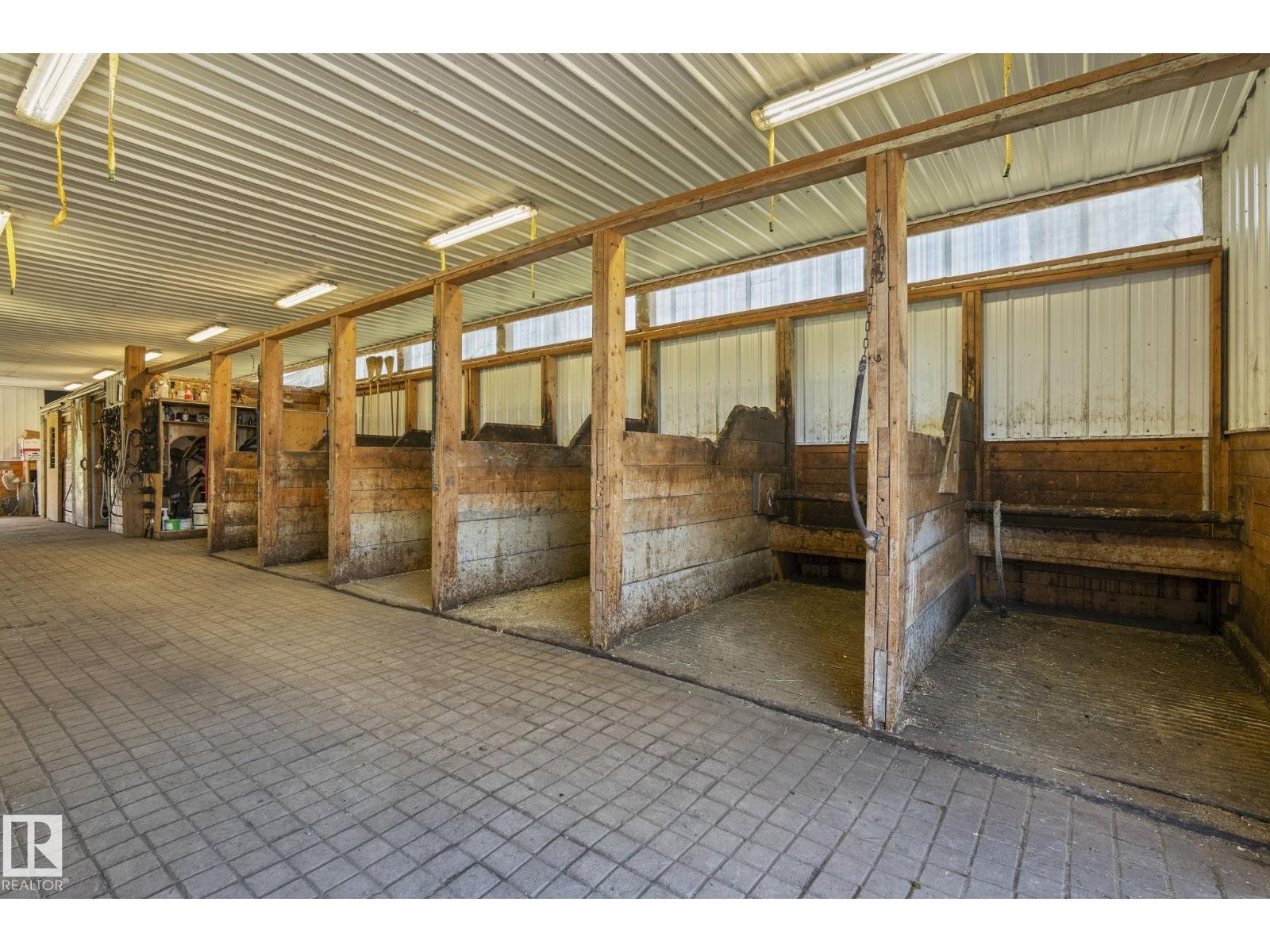 860 41 Av Sw Property Photo 53