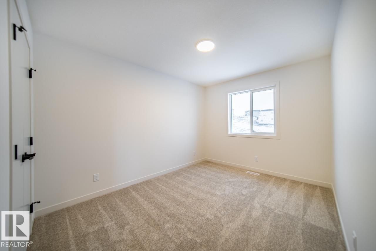 5601 69 St Property Photo 9