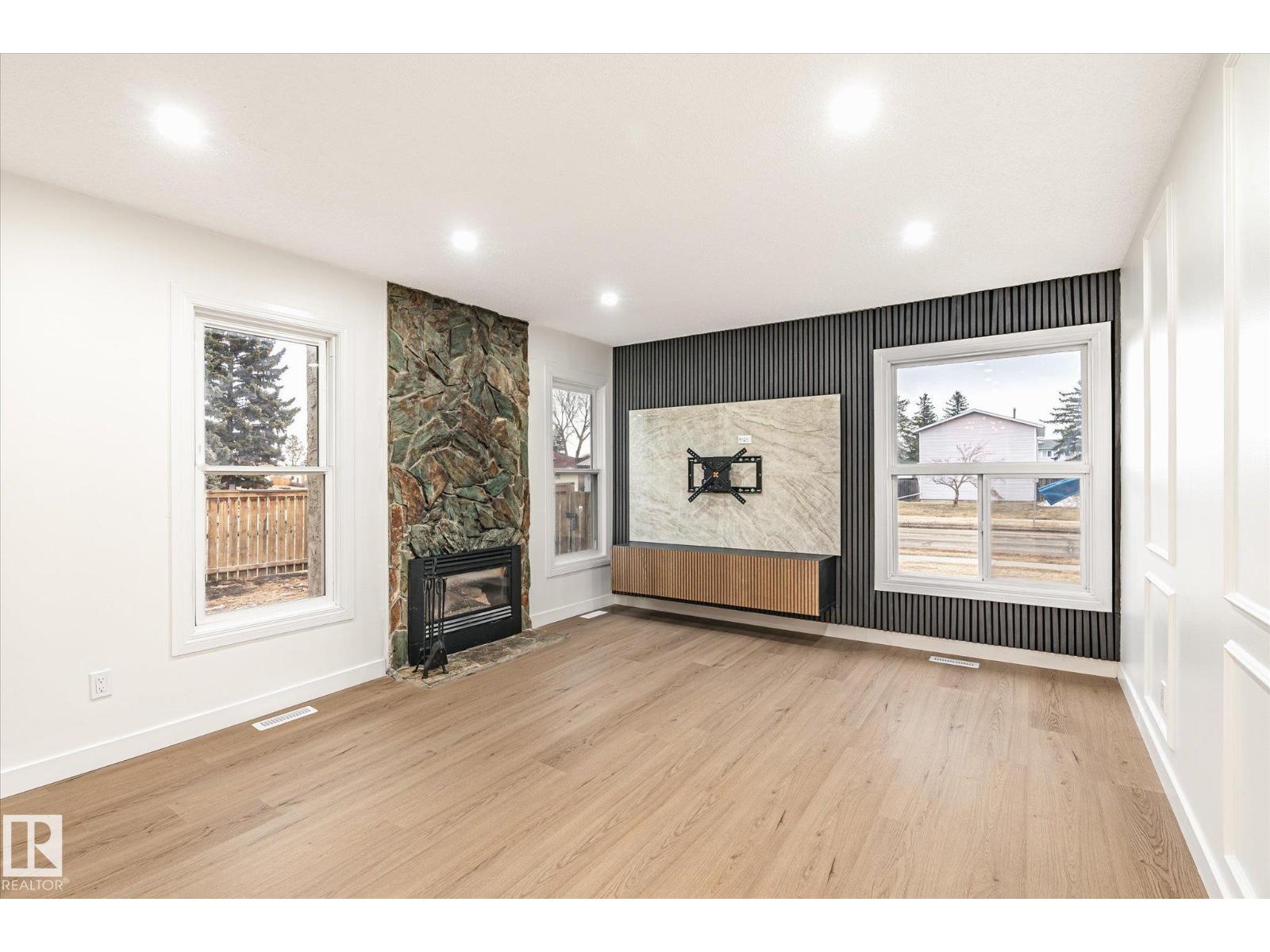 6540 184 ST NW Property Photo 1