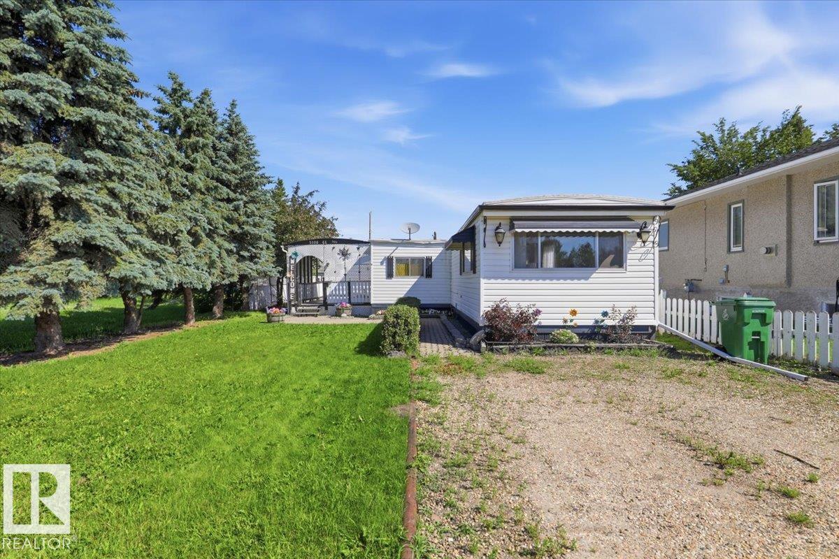 5108 44ave Property Photo 1