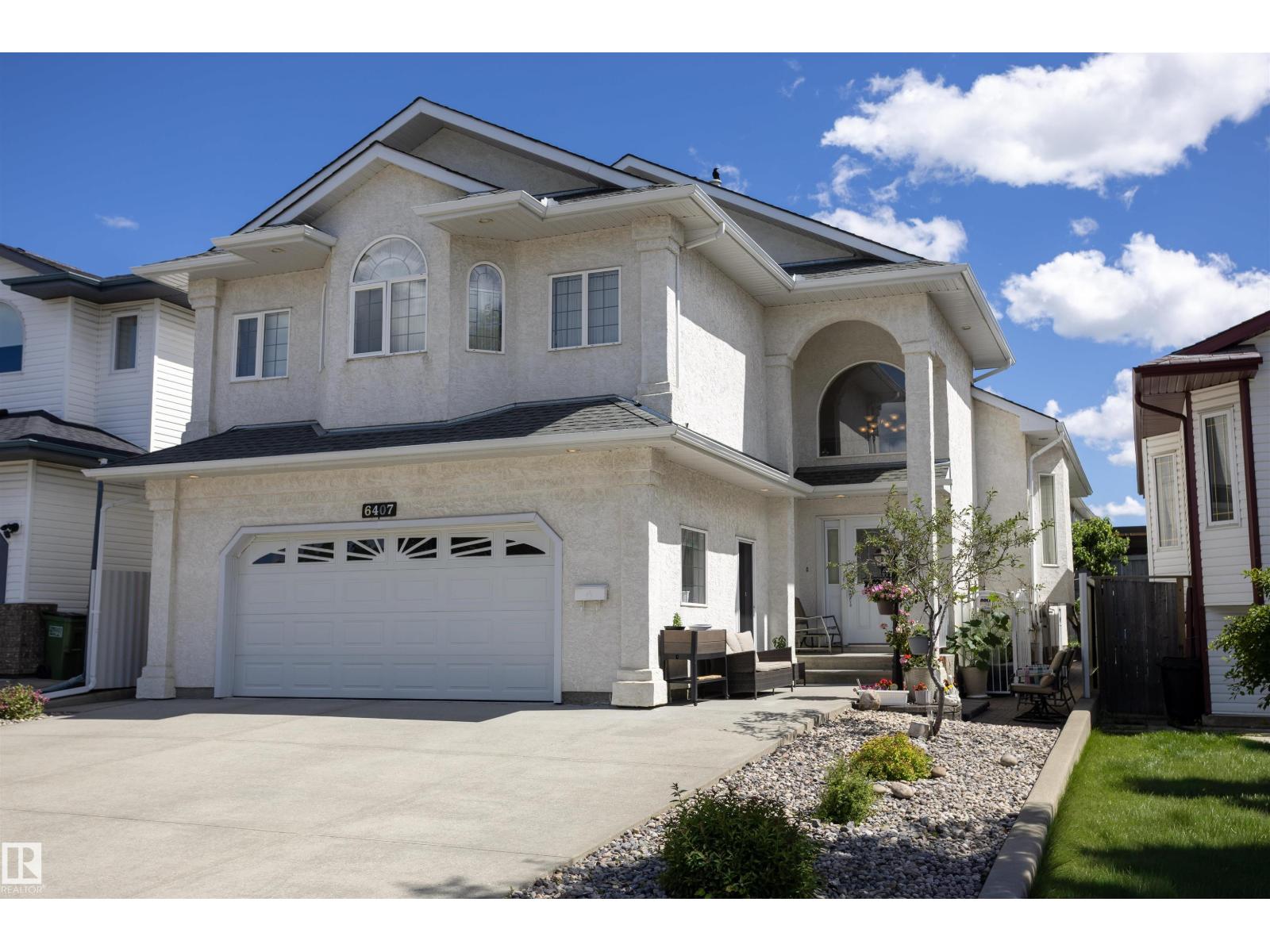 6407 163 Av Nw Property Photo 1