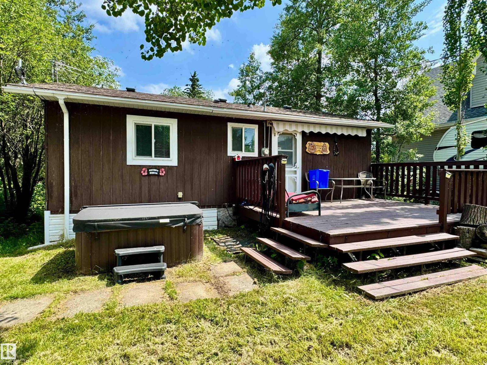 4920 58 St Property Photo 8