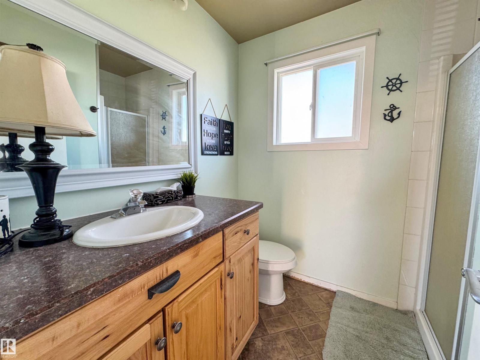 4920 58 St Property Photo 17