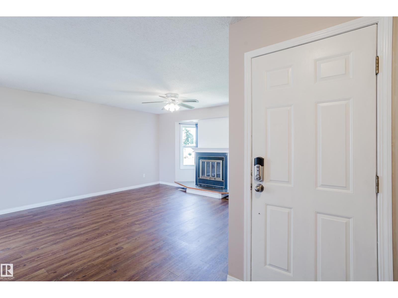8707 151 Av Nw Property Photo 5